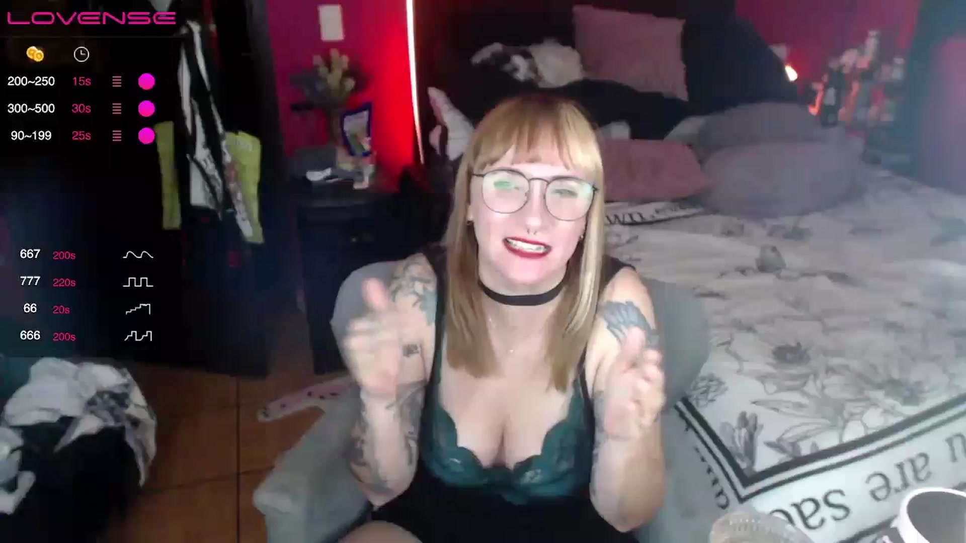 Gallery image thumbnail from AxeHallow's myfreecams stream on, 04/06/2024, 09:04 image 1 of 20