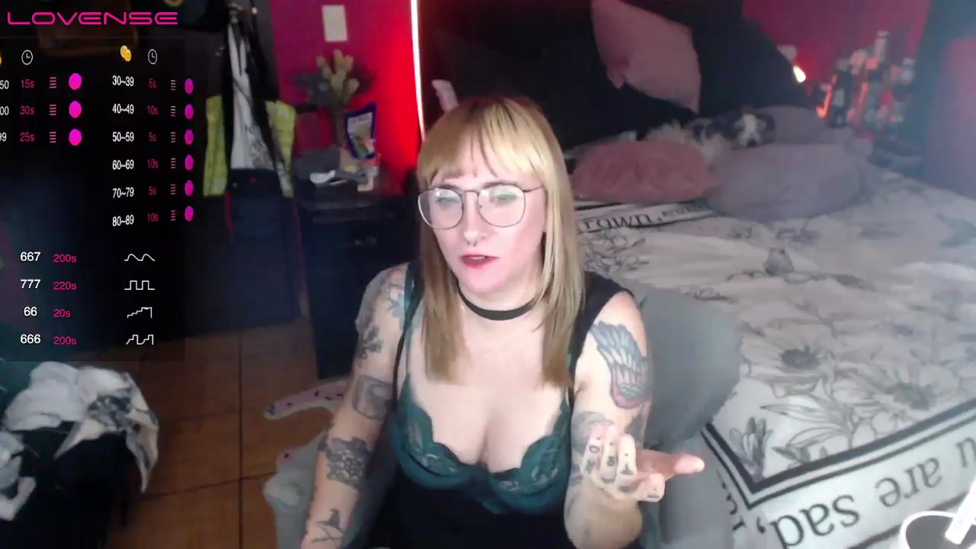 Gallery image thumbnail from AxeHallow's myfreecams stream on, 04/06/2024, 09:04 image 10 of 20