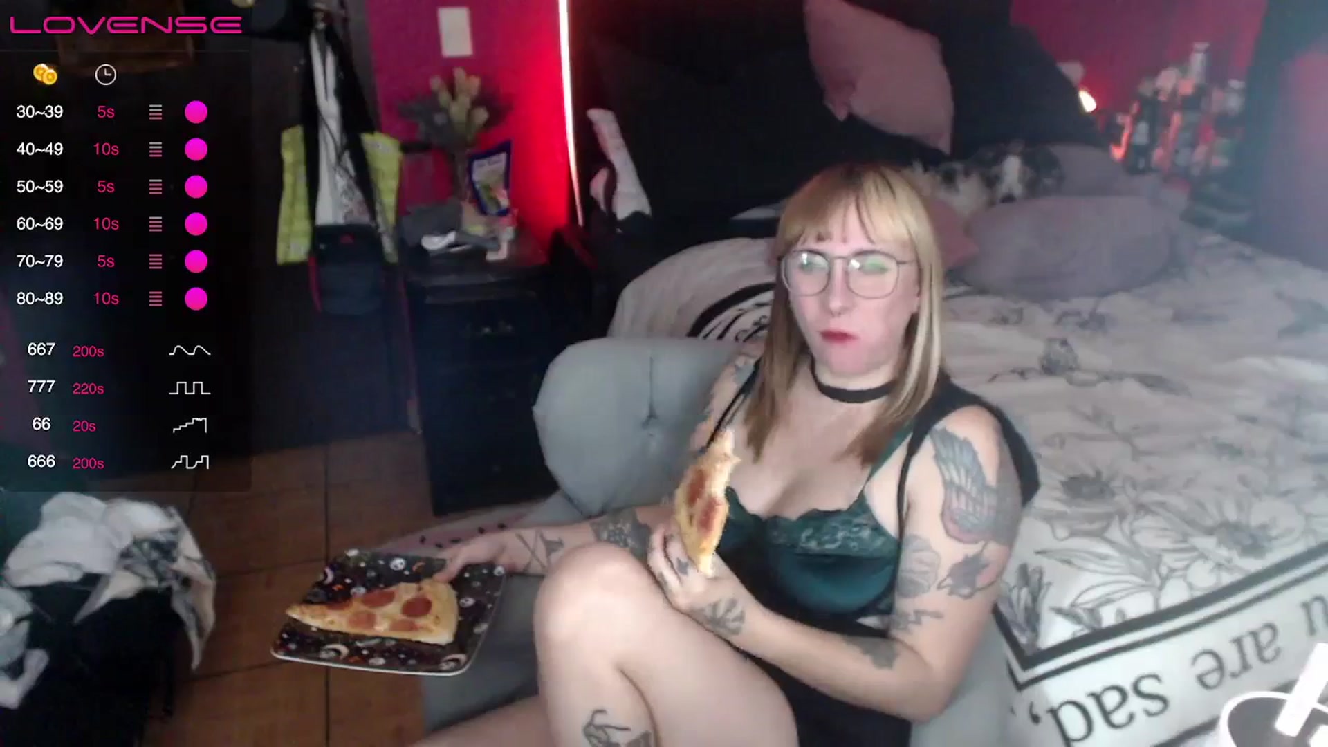 Gallery image thumbnail from AxeHallow's myfreecams stream on, 04/06/2024, 09:04 image 8 of 20