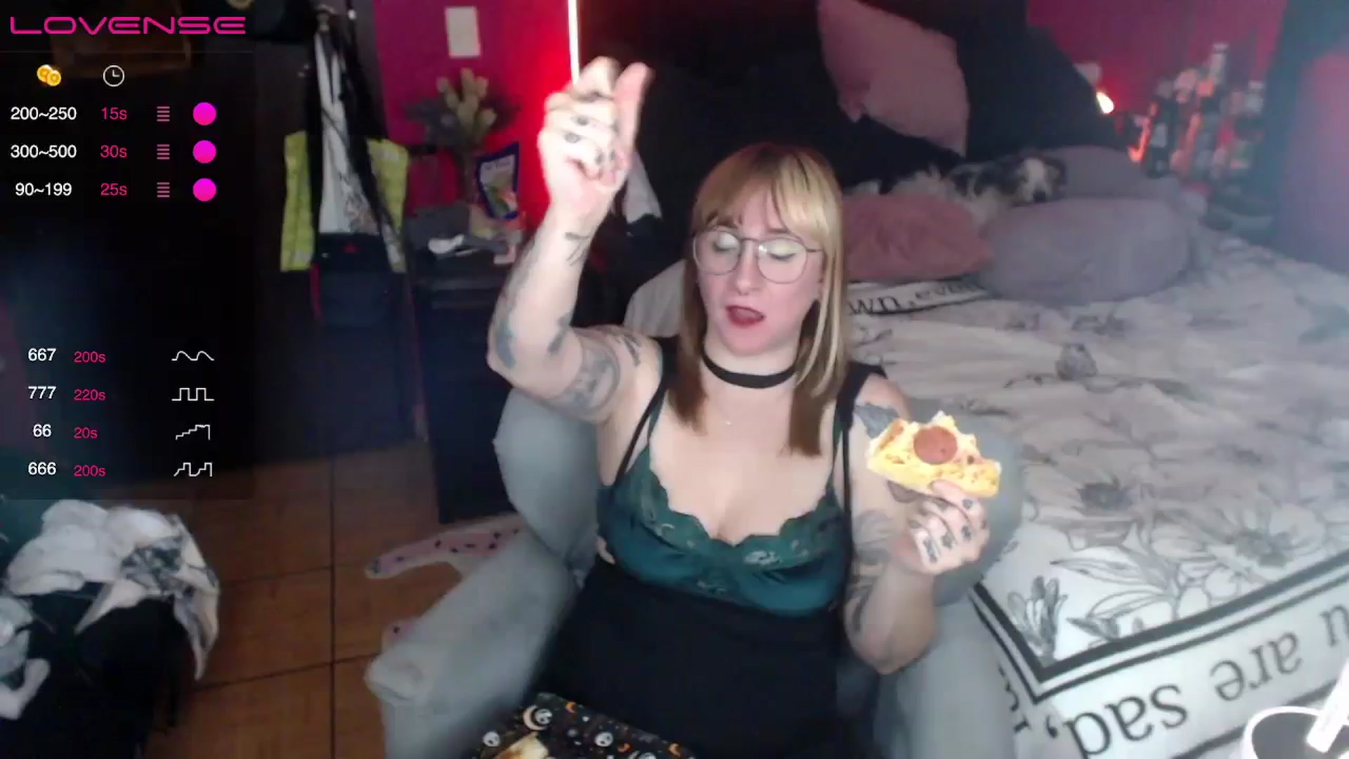 Gallery image thumbnail from AxeHallow's myfreecams stream on, 04/06/2024, 09:04 image 11 of 20