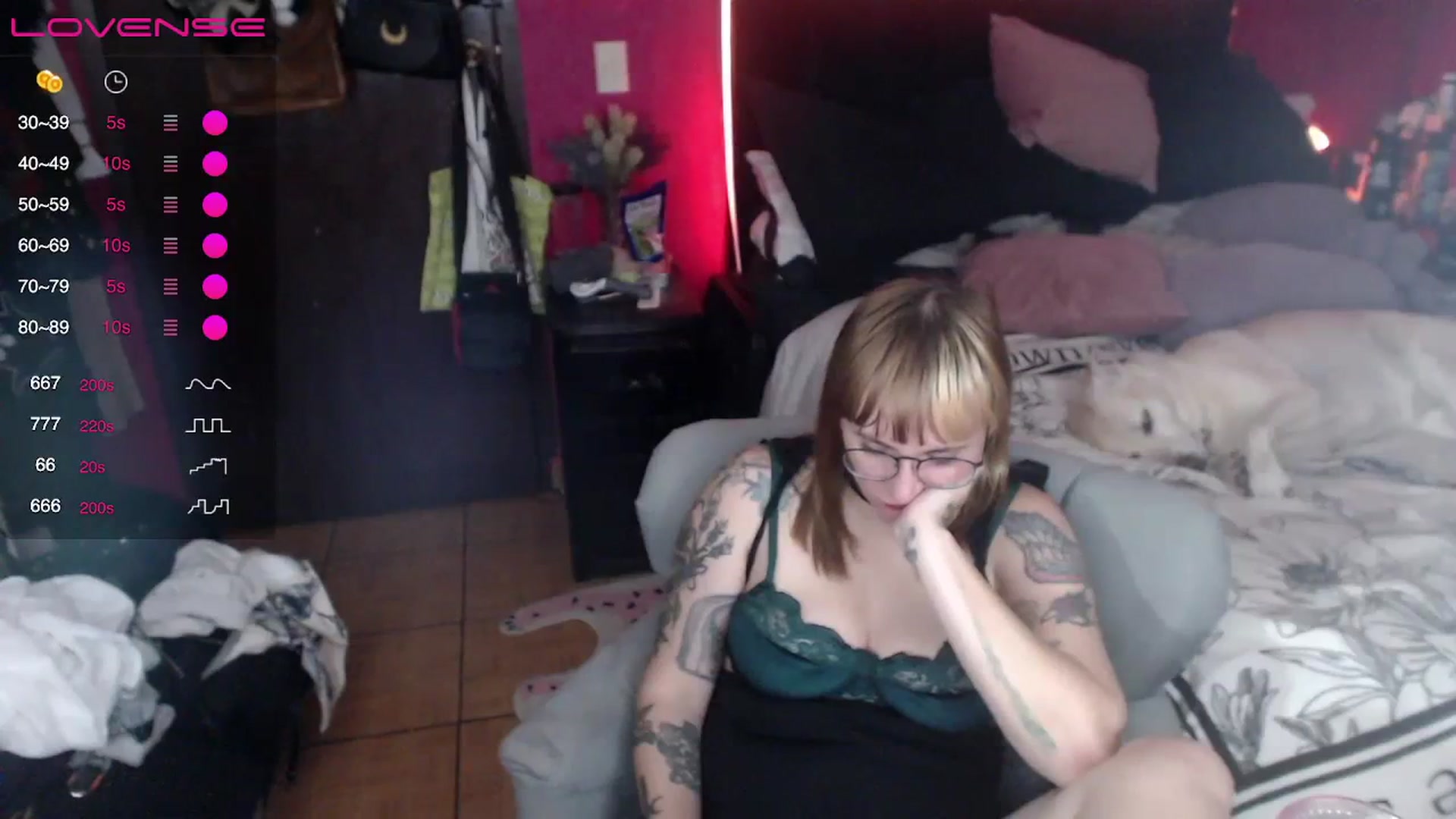 Gallery image thumbnail from AxeHallow's myfreecams stream on, 04/06/2024, 11:48 image 14 of 20