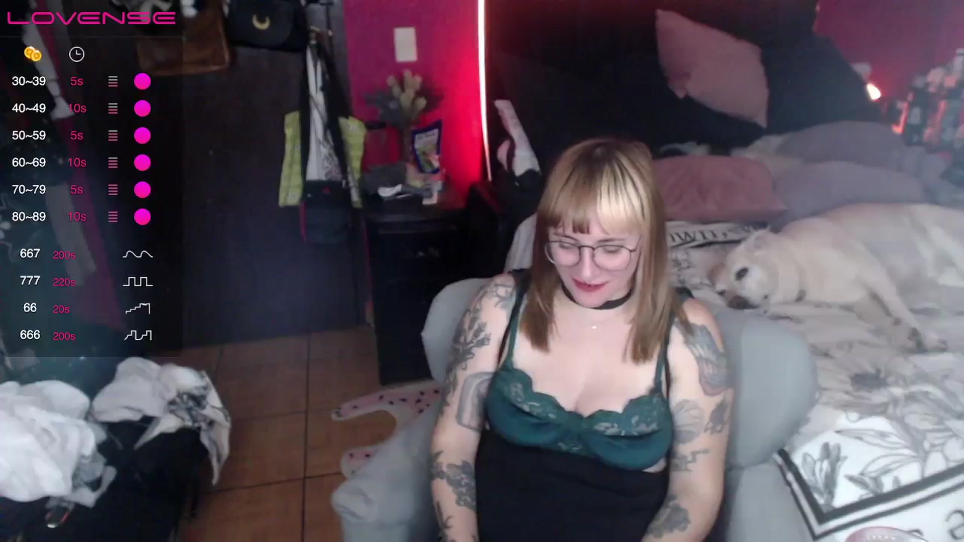 Gallery image thumbnail from AxeHallow's myfreecams stream on, 04/06/2024, 11:48 image 13 of 20