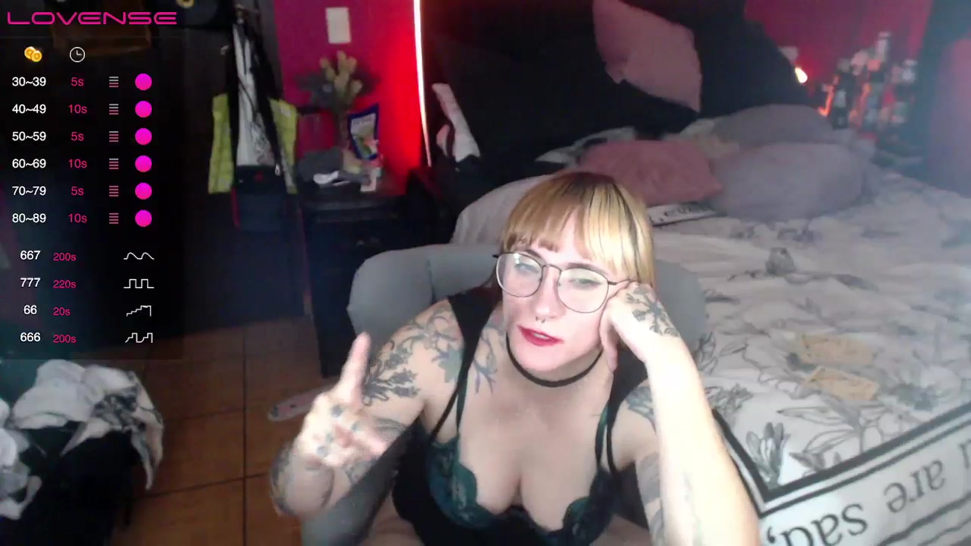 Gallery image thumbnail from AxeHallow's myfreecams stream on, 04/06/2024, 11:48 image 4 of 20