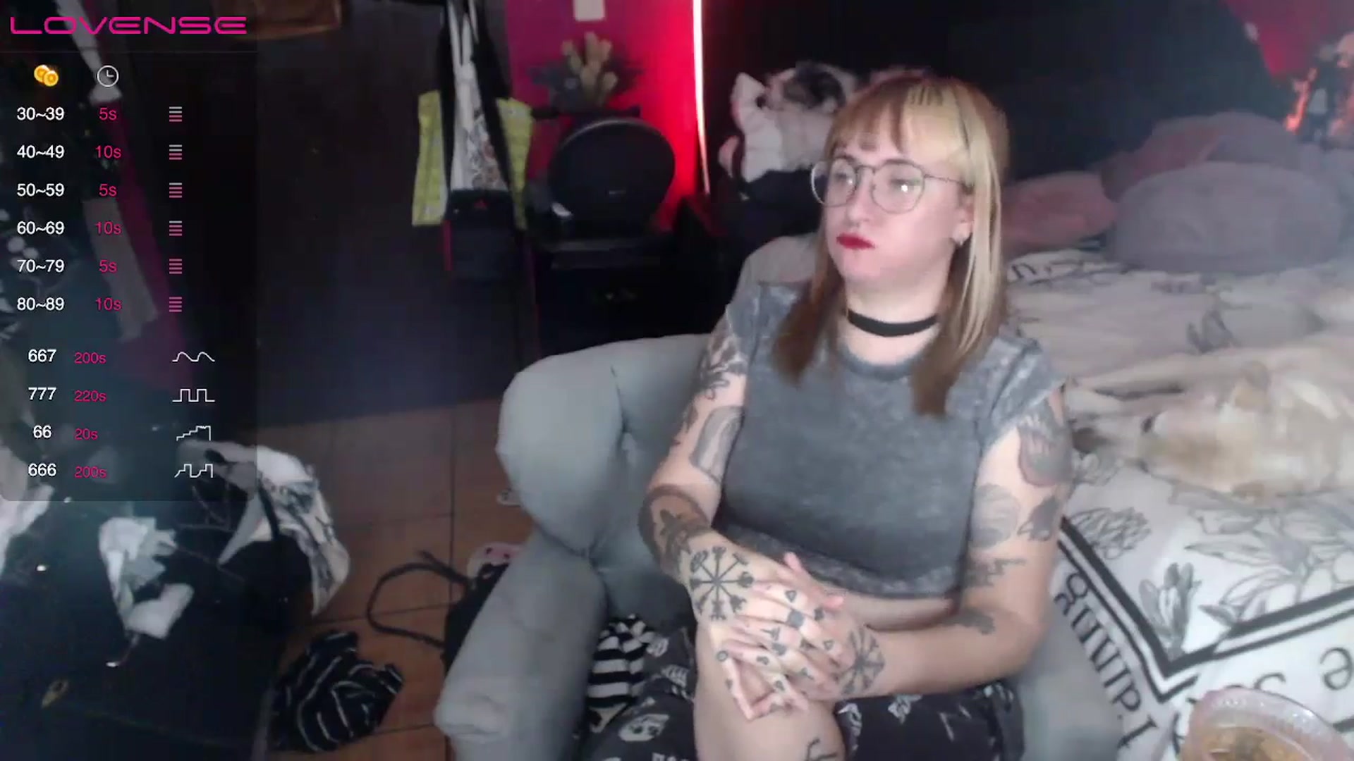 Gallery image thumbnail from AxeHallow's myfreecams stream on, 04/06/2024, 15:14 image 15 of 20
