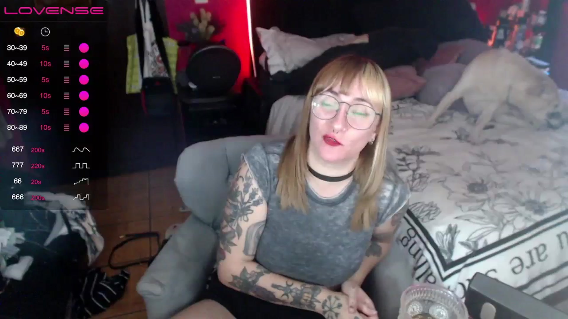 Gallery image thumbnail from AxeHallow's myfreecams stream on, 04/06/2024, 15:14 image 18 of 20