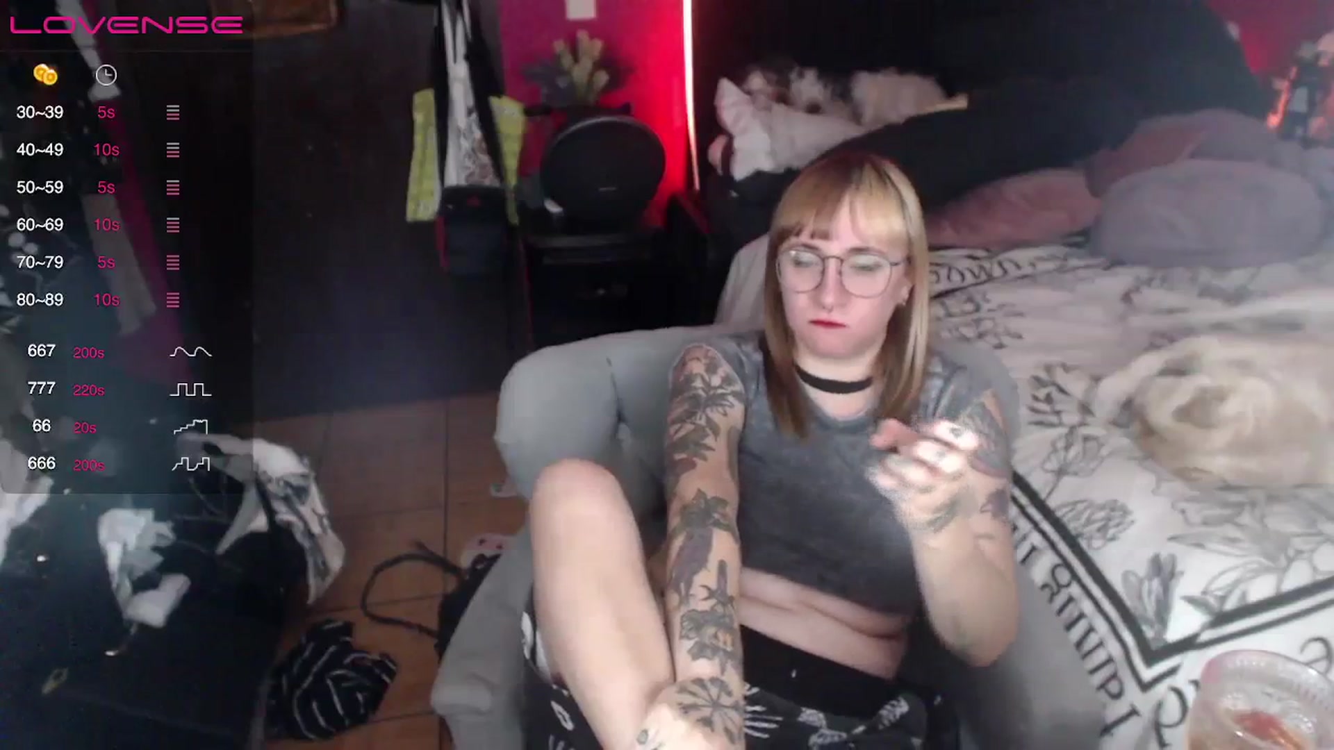 Gallery image thumbnail from AxeHallow's myfreecams stream on, 04/06/2024, 15:14 image 17 of 20