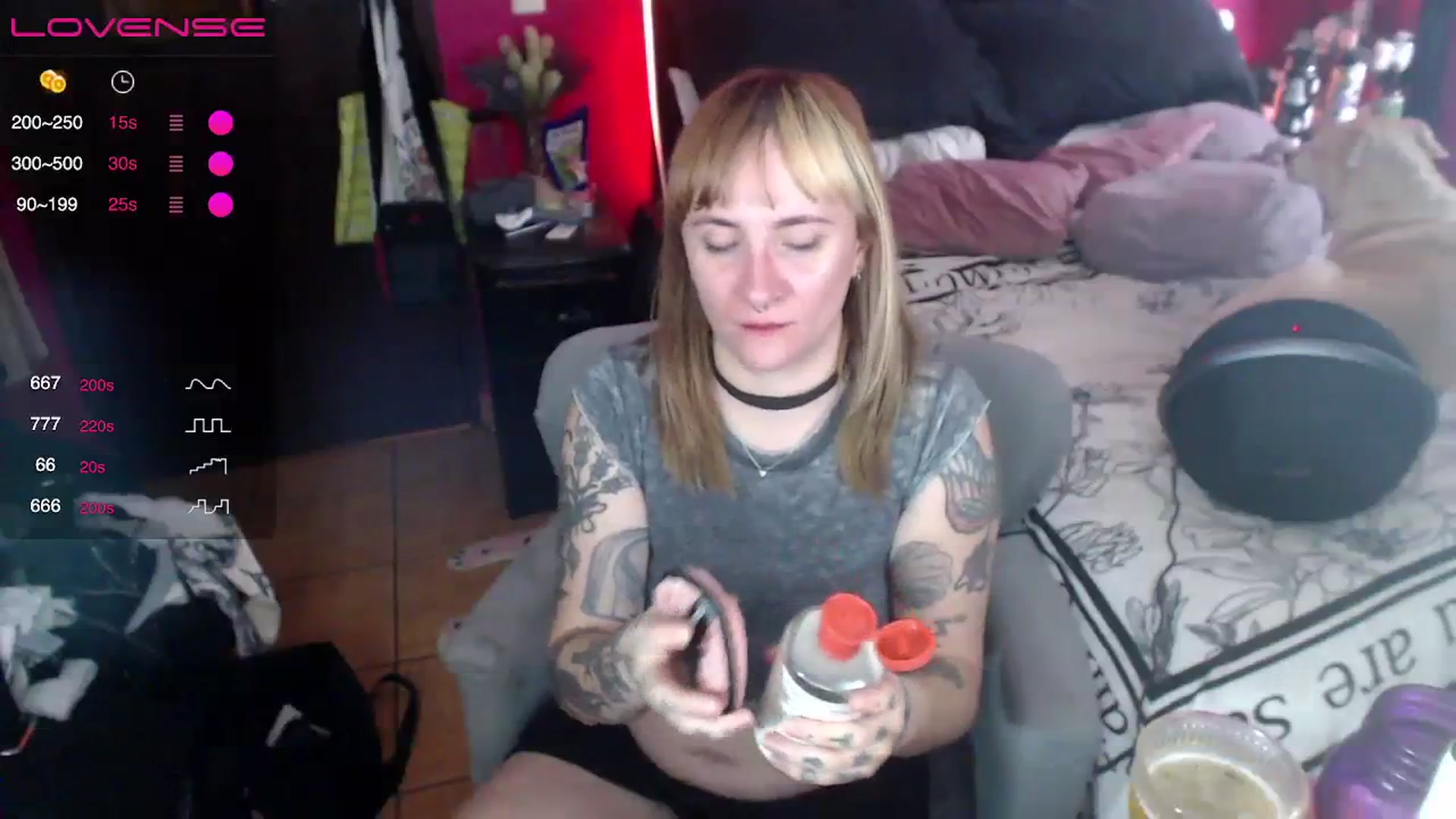 Gallery image thumbnail from AxeHallow's myfreecams stream on, 04/06/2024, 16:21 image 7 of 20