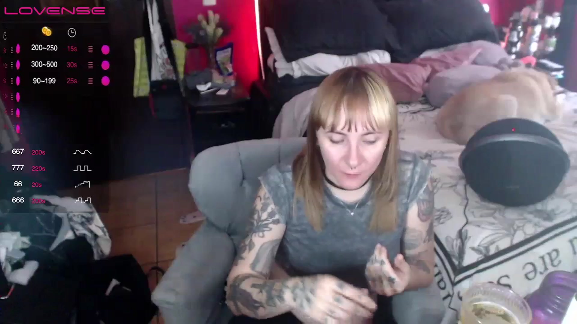 Gallery image thumbnail from AxeHallow's myfreecams stream on, 04/06/2024, 16:21 image 12 of 20