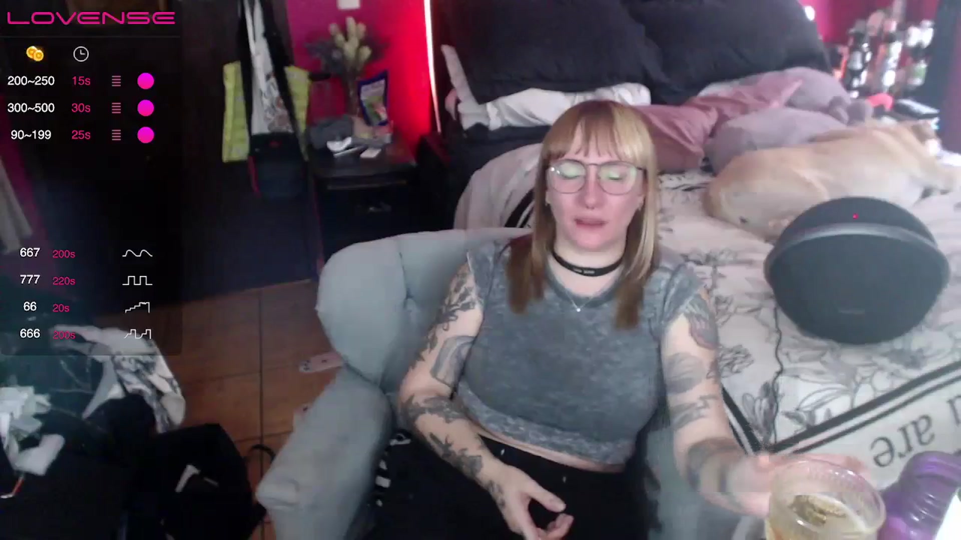 Gallery image thumbnail from AxeHallow's myfreecams stream on, 04/06/2024, 16:21 image 16 of 20