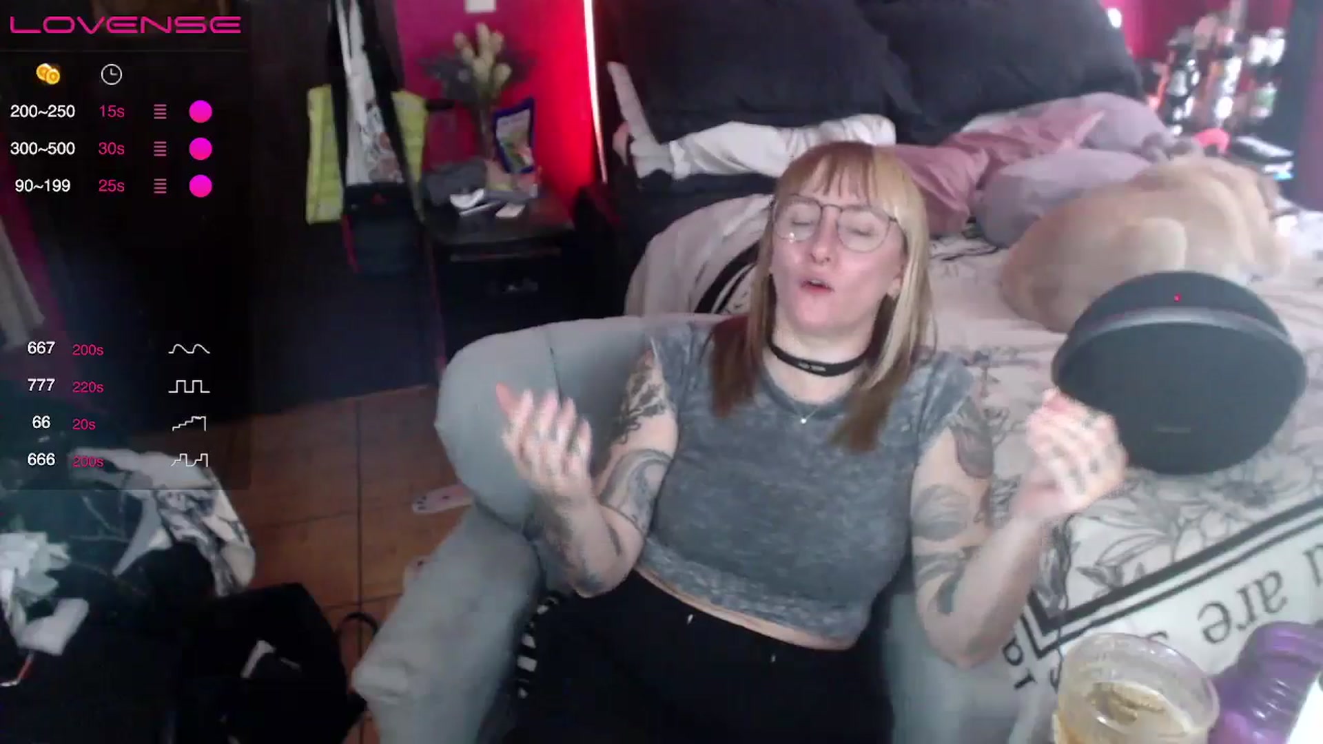 Gallery image thumbnail from AxeHallow's myfreecams stream on, 04/06/2024, 16:21 image 15 of 20