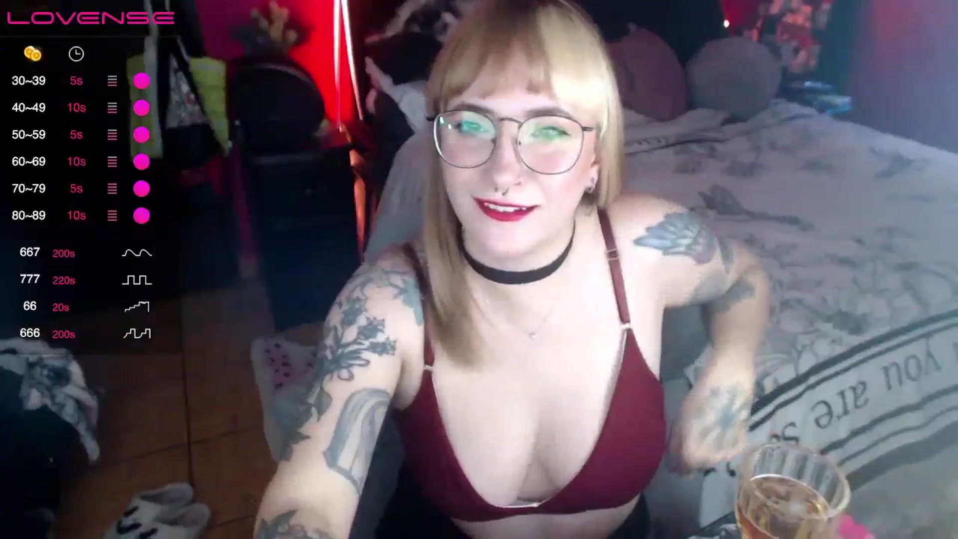 Gallery image thumbnail from AxeHallow's myfreecams stream on, 04/10/2024, 24:02 image 15 of 20