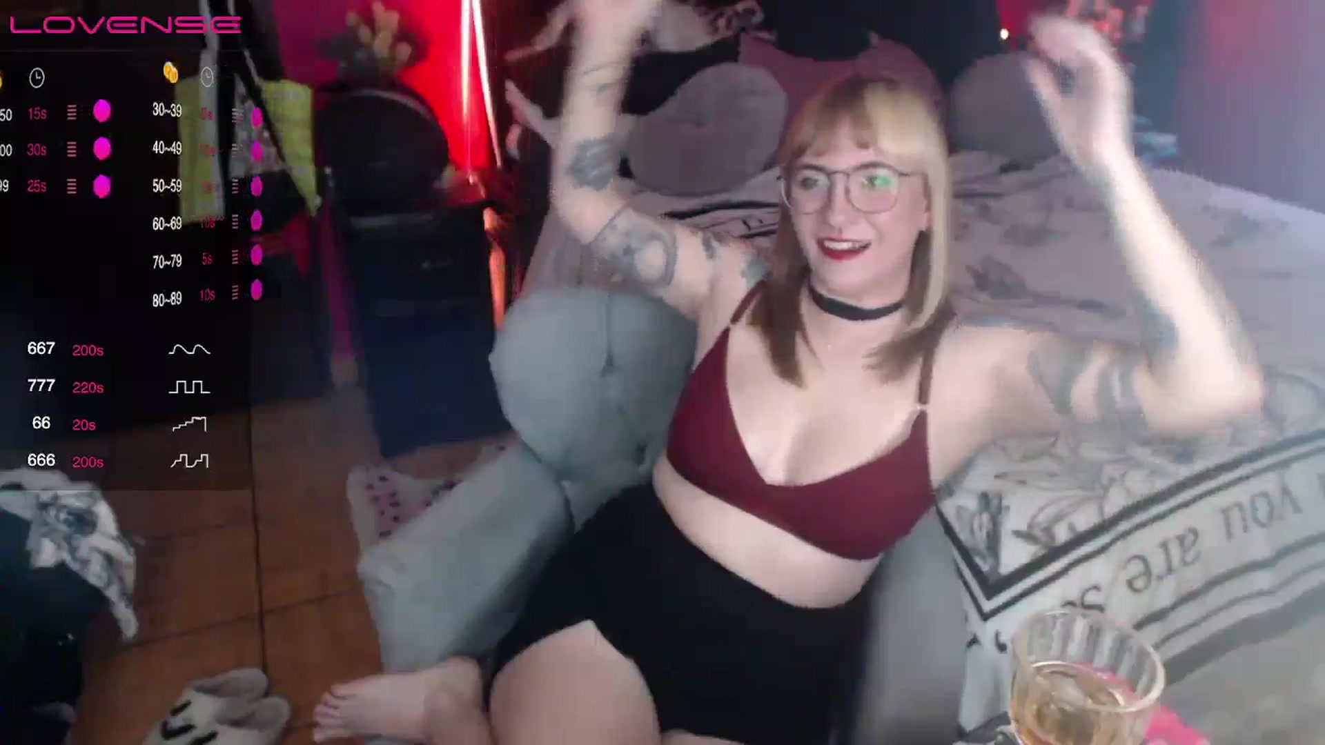 Gallery image thumbnail from AxeHallow's myfreecams stream on, 04/10/2024, 24:02 image 17 of 20