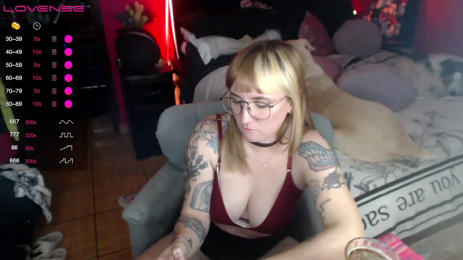 Gallery image thumbnail from AxeHallow's myfreecams stream on, 04/10/2024, 03:52 image 17 of 20