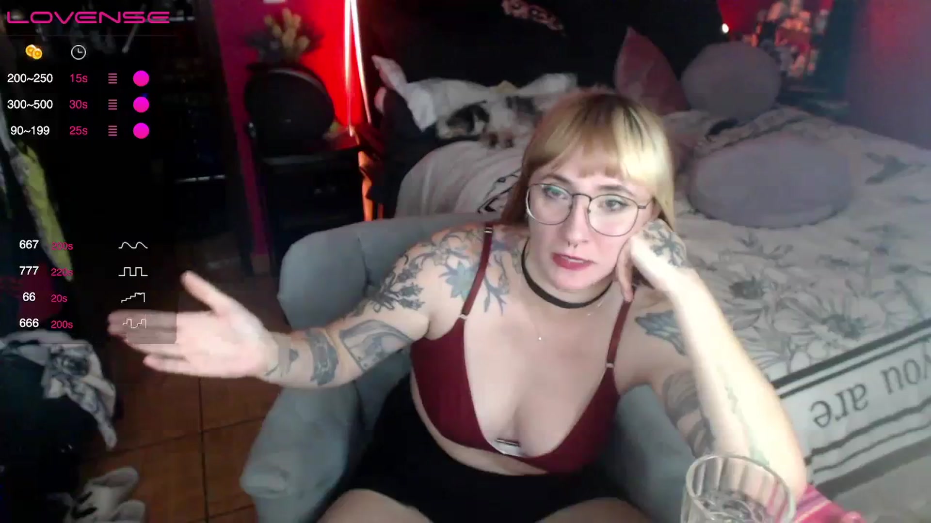 Gallery image thumbnail from AxeHallow's myfreecams stream on, 04/10/2024, 05:25 image 15 of 20