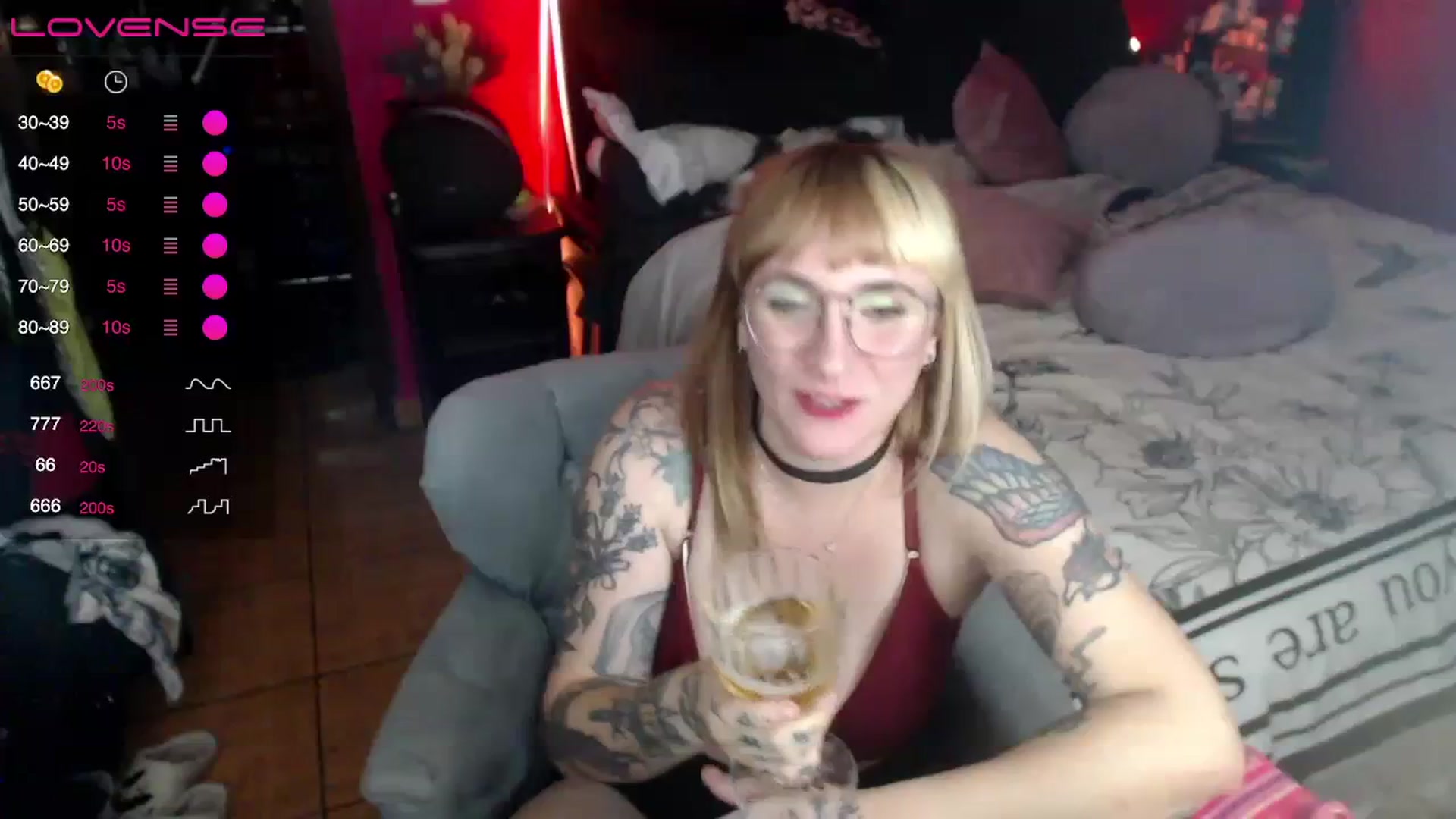 Gallery image thumbnail from AxeHallow's myfreecams stream on, 04/10/2024, 05:25 image 11 of 20