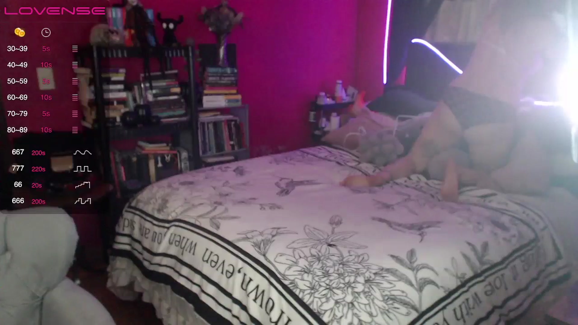 Gallery image thumbnail from AxeHallow's myfreecams stream on, 04/12/2024, 24:10 image 12 of 20