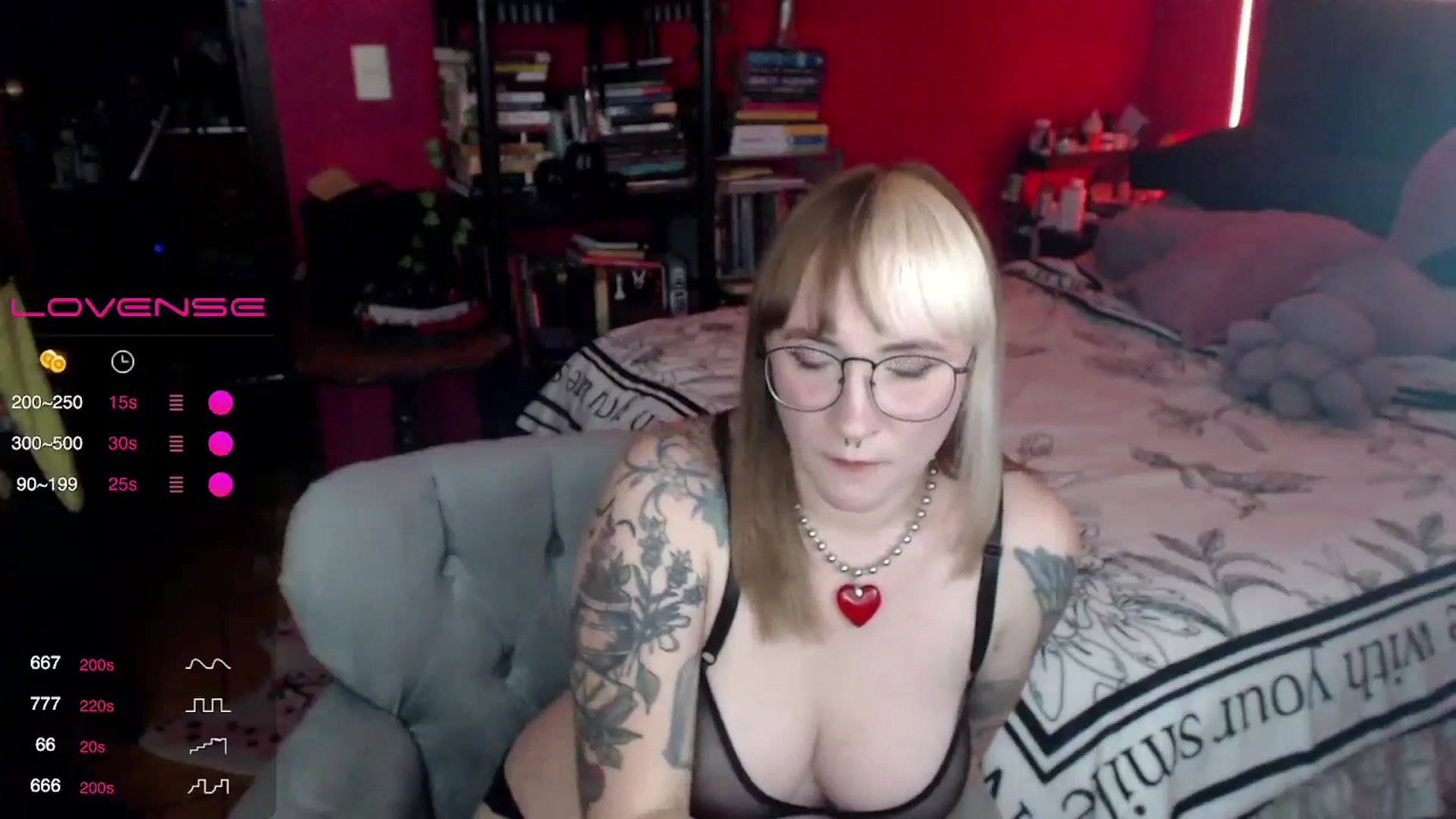 Gallery image thumbnail from AxeHallow's myfreecams stream on, 04/14/2024, 01:55 image 12 of 20