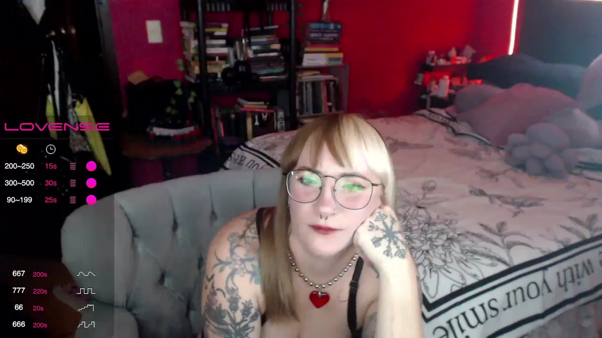 Gallery image thumbnail from AxeHallow's myfreecams stream on, 04/14/2024, 01:55 image 3 of 20