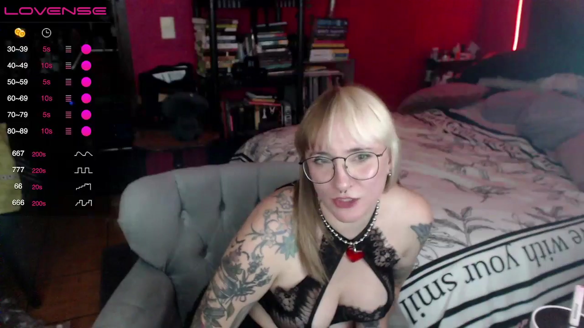 Gallery image thumbnail from AxeHallow's myfreecams stream on, 04/17/2024, 04:27 image 16 of 20