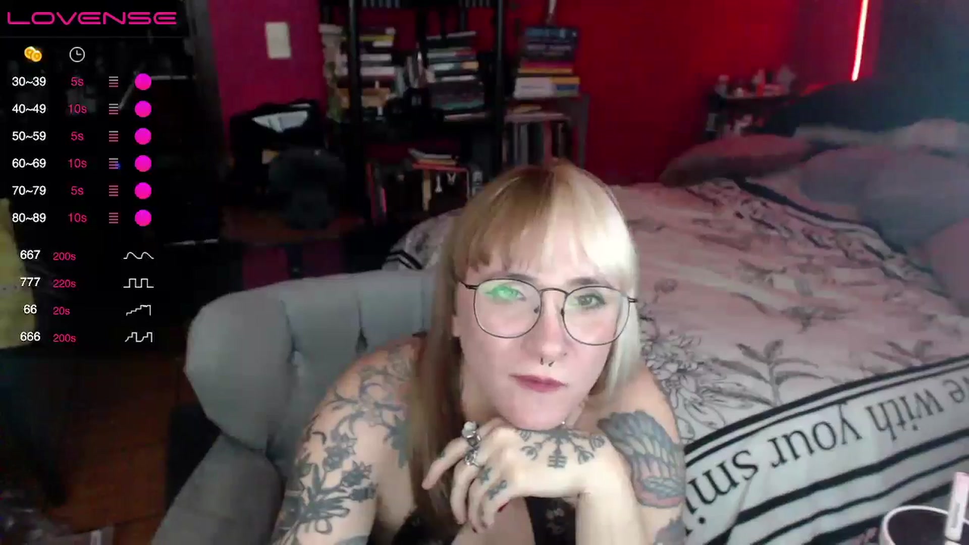 Gallery image thumbnail from AxeHallow's myfreecams stream on, 04/17/2024, 04:27 image 5 of 20