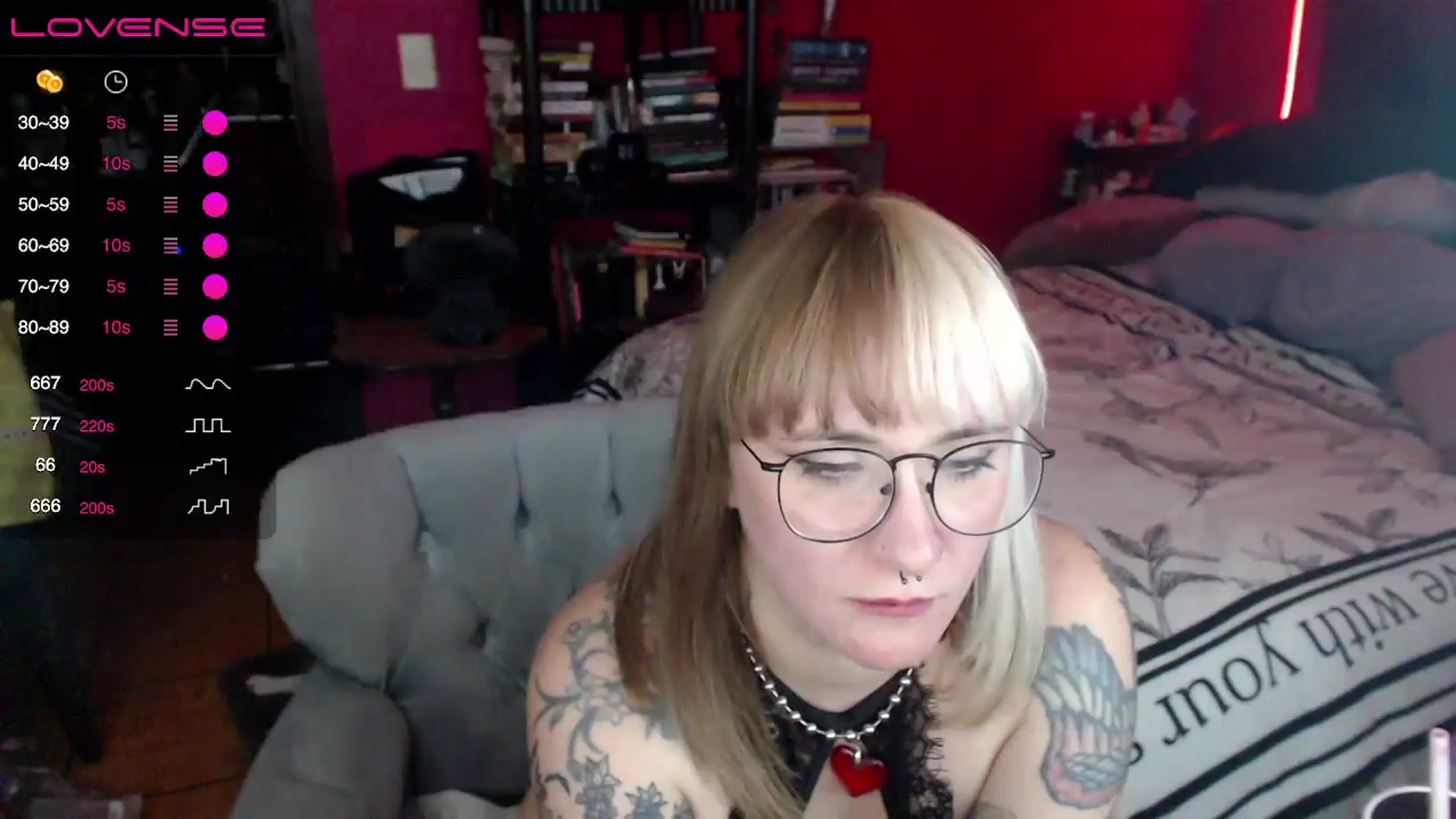 Gallery image thumbnail from AxeHallow's myfreecams stream on, 04/17/2024, 08:38 image 3 of 20