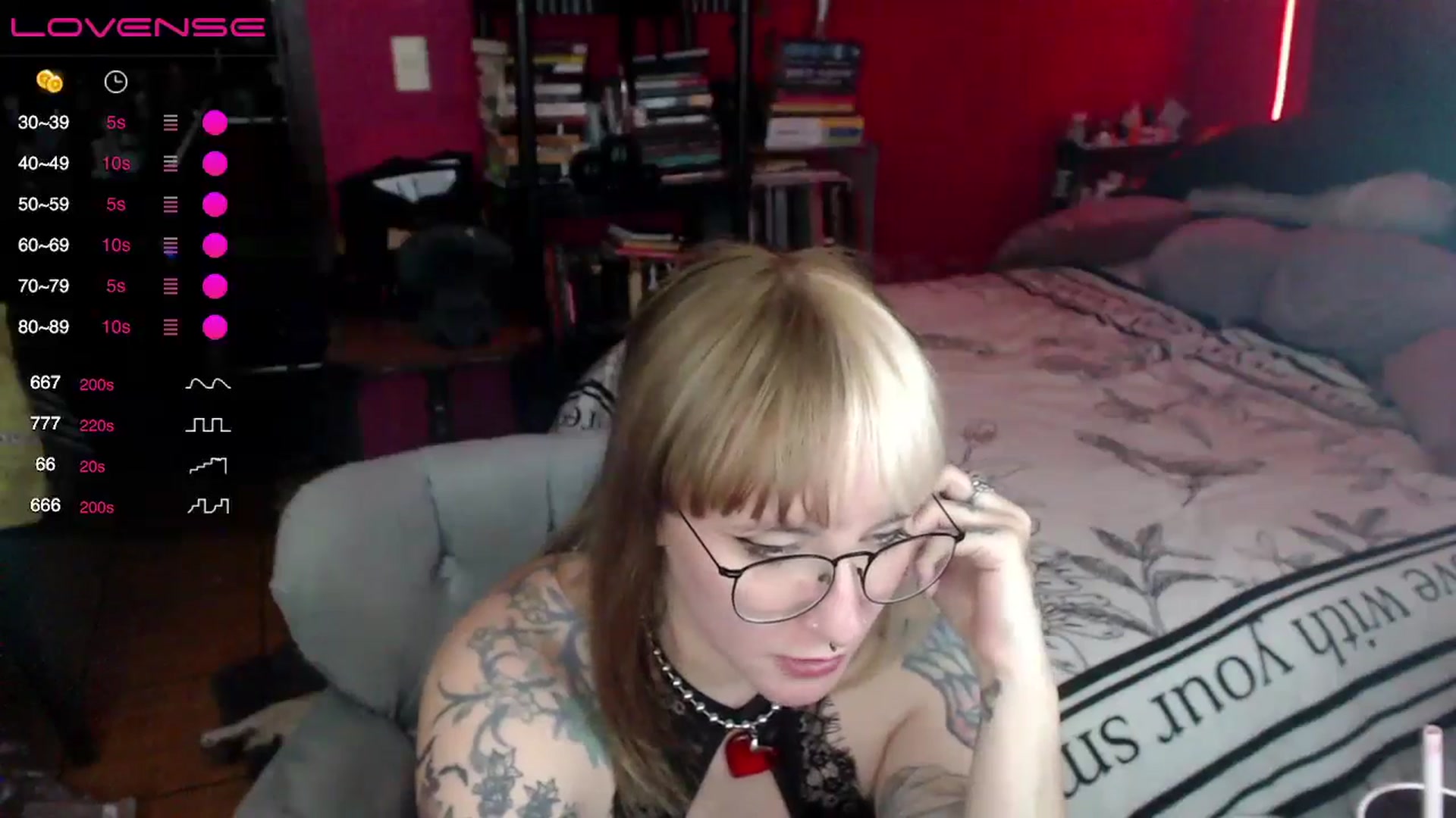 Gallery image thumbnail from AxeHallow's myfreecams stream on, 04/17/2024, 08:38 image 5 of 20