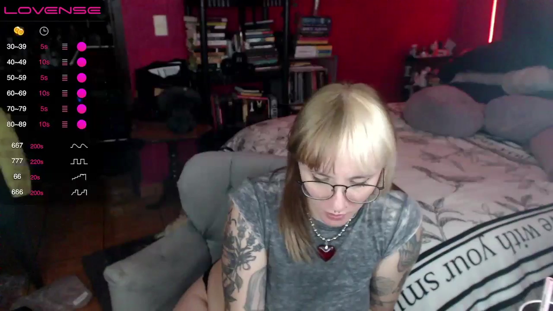 Gallery image thumbnail from AxeHallow's myfreecams stream on, 04/17/2024, 08:38 image 19 of 20