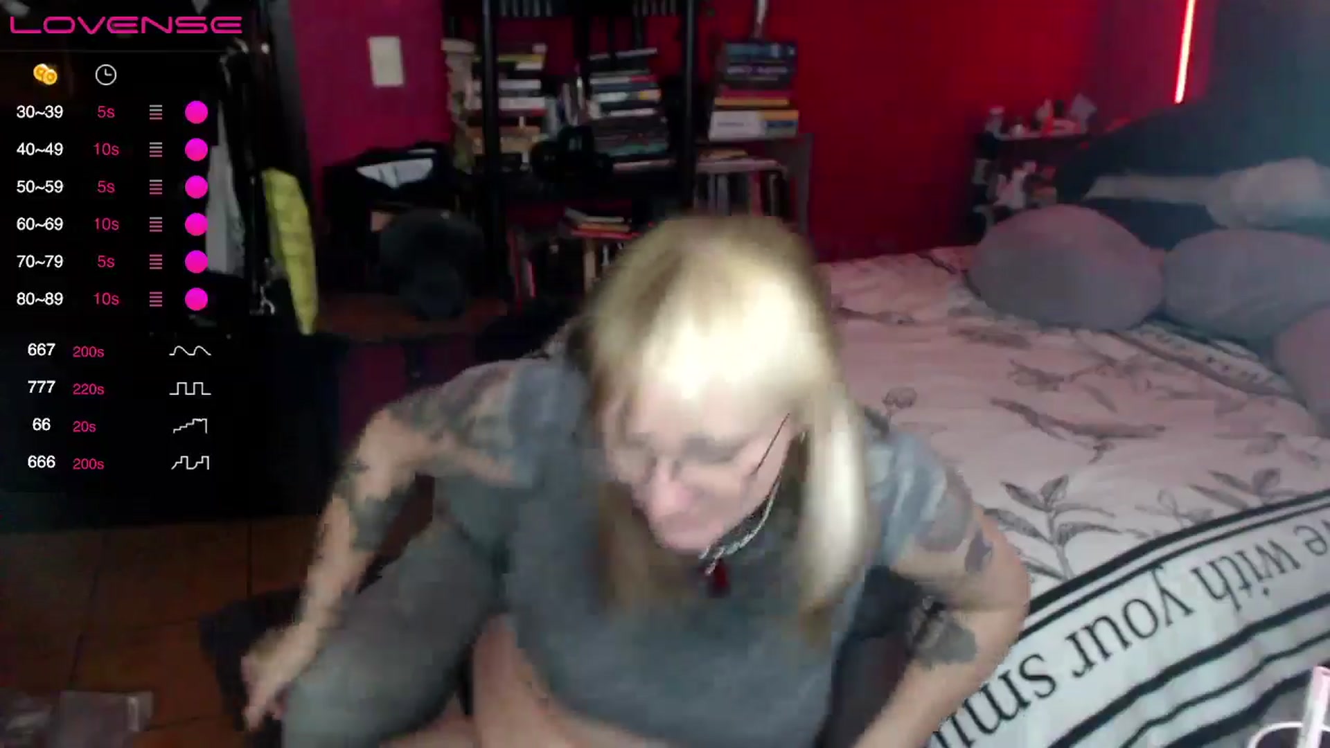 Gallery image thumbnail from AxeHallow's myfreecams stream on, 04/17/2024, 08:38 image 18 of 20