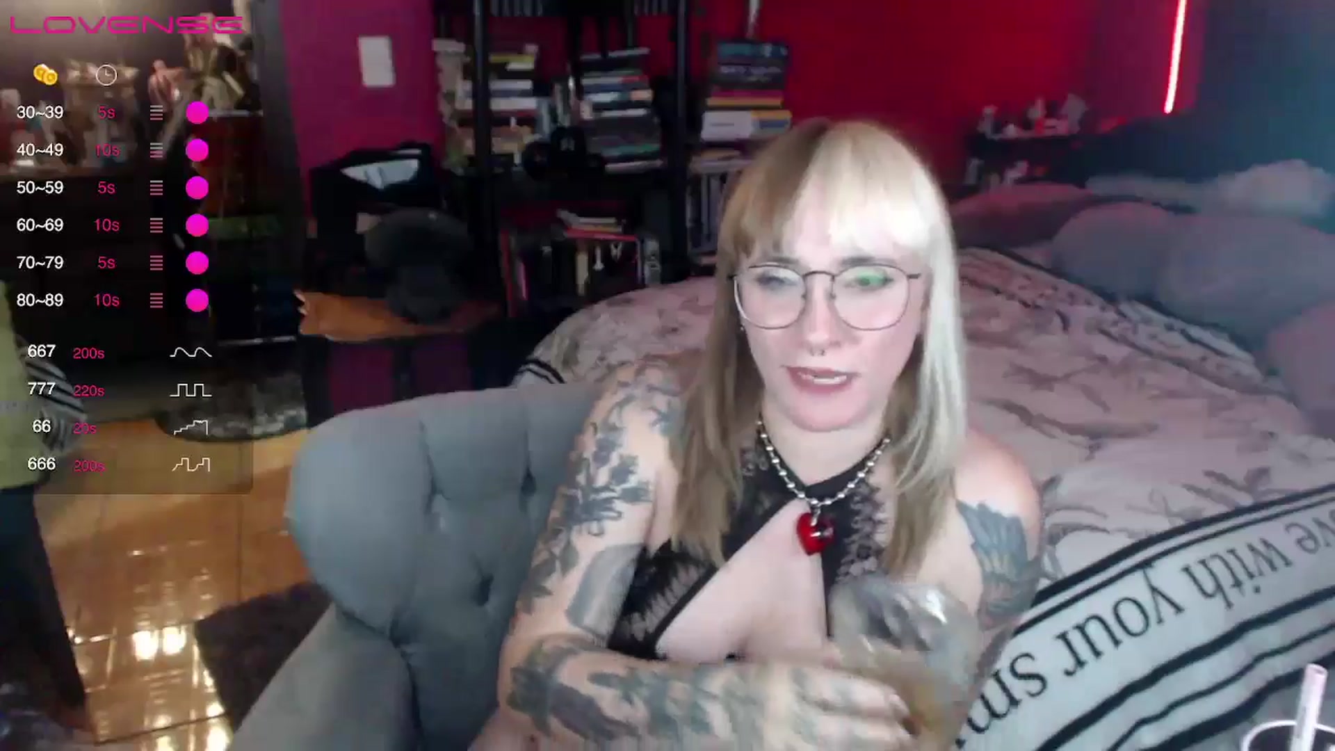 Gallery image thumbnail from AxeHallow's myfreecams stream on, 04/17/2024, 08:38 image 9 of 20