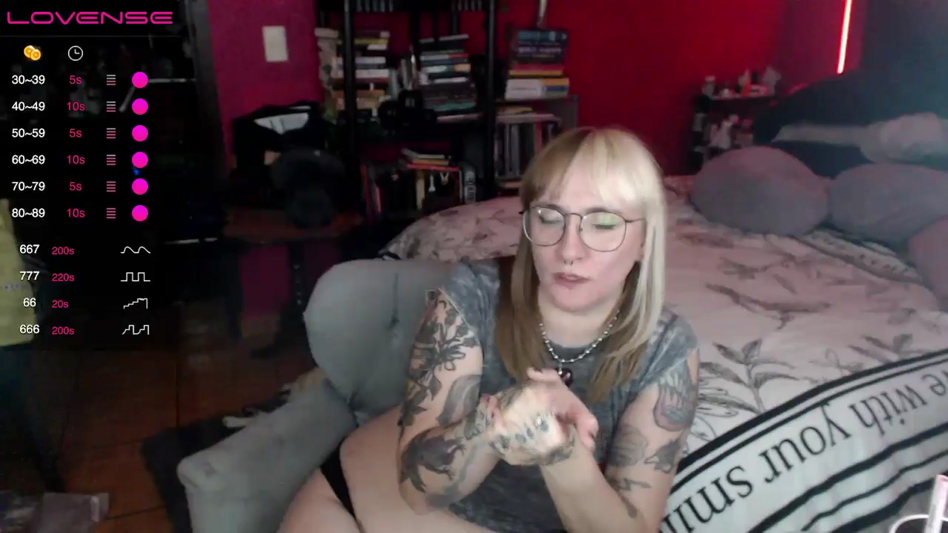 Gallery image thumbnail from AxeHallow's myfreecams stream on, 04/17/2024, 08:38 image 17 of 20