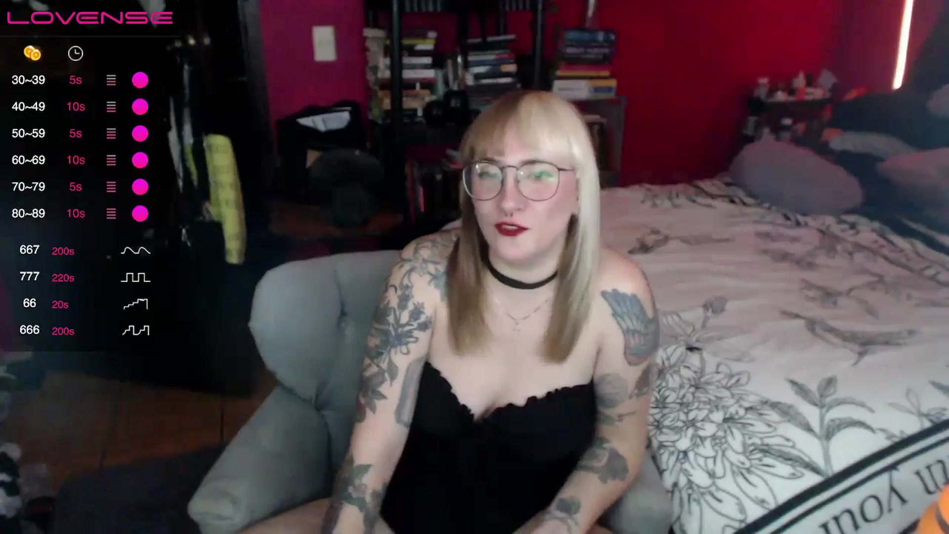 Gallery image thumbnail from AxeHallow's myfreecams stream on, 04/19/2024, 02:07 image 5 of 20