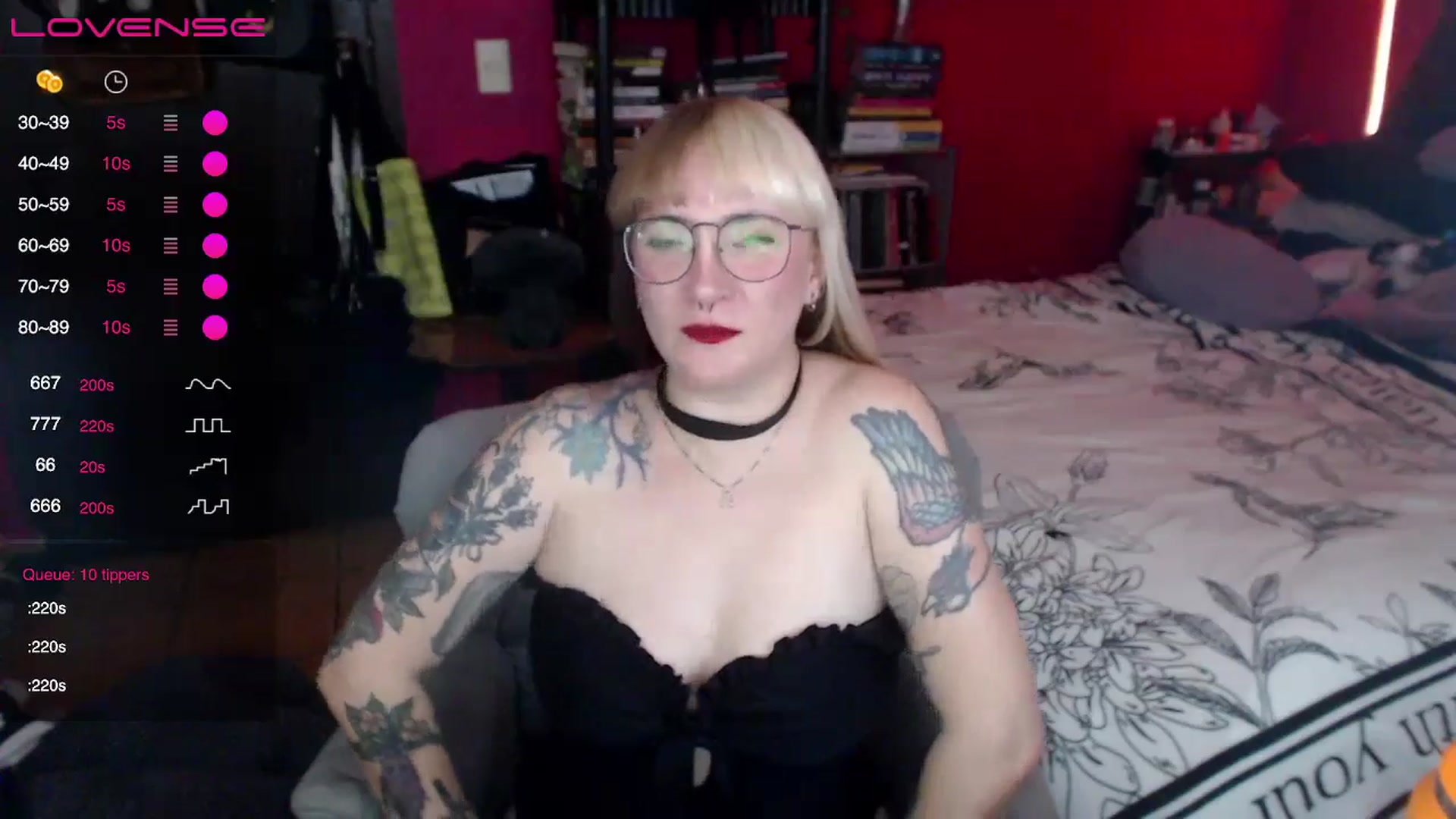 Gallery image thumbnail from AxeHallow's myfreecams stream on, 04/19/2024, 02:07 image 11 of 20