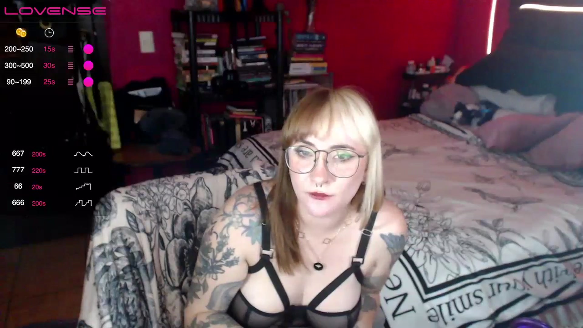 Gallery image thumbnail from AxeHallow's myfreecams stream on, 04/21/2024, 02:13 image 18 of 20