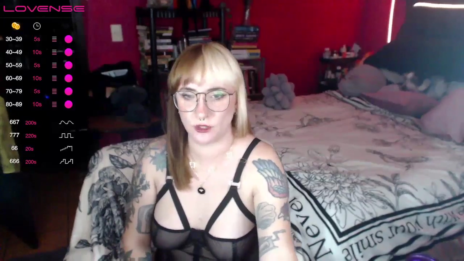 Gallery image thumbnail from AxeHallow's myfreecams stream on, 04/21/2024, 02:13 image 6 of 20