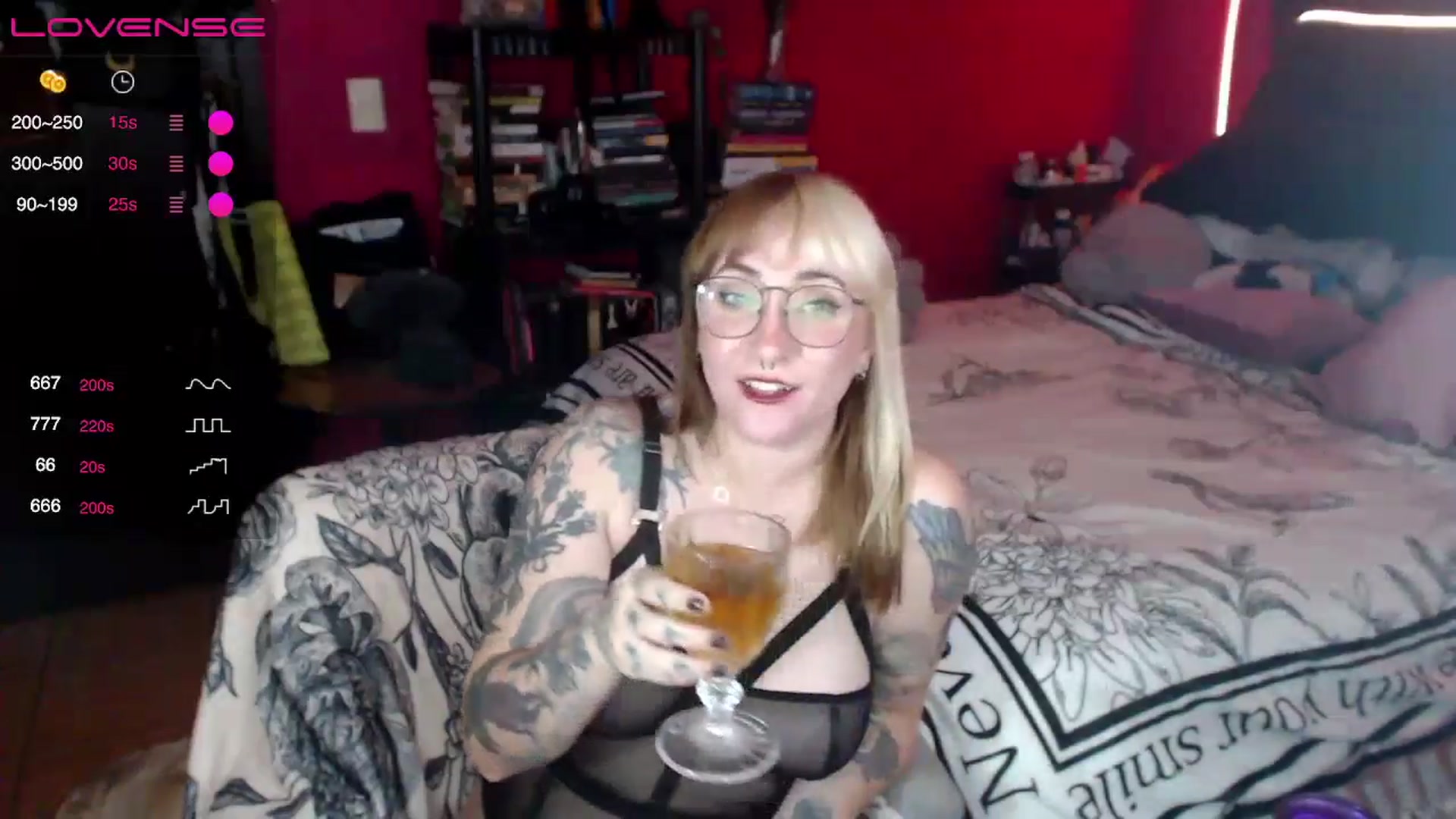 Gallery image thumbnail from AxeHallow's myfreecams stream on, 04/21/2024, 02:13 image 11 of 20