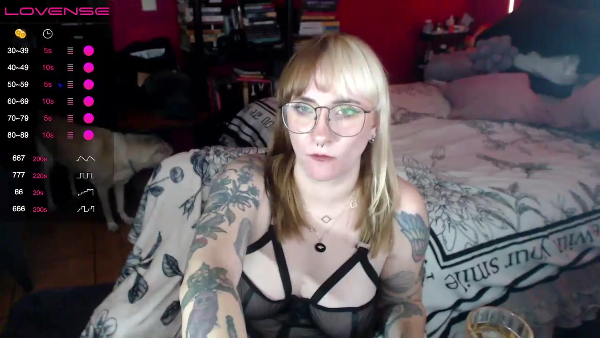 Gallery image thumbnail from AxeHallow's myfreecams stream on, 04/21/2024, 05:39 image 11 of 20