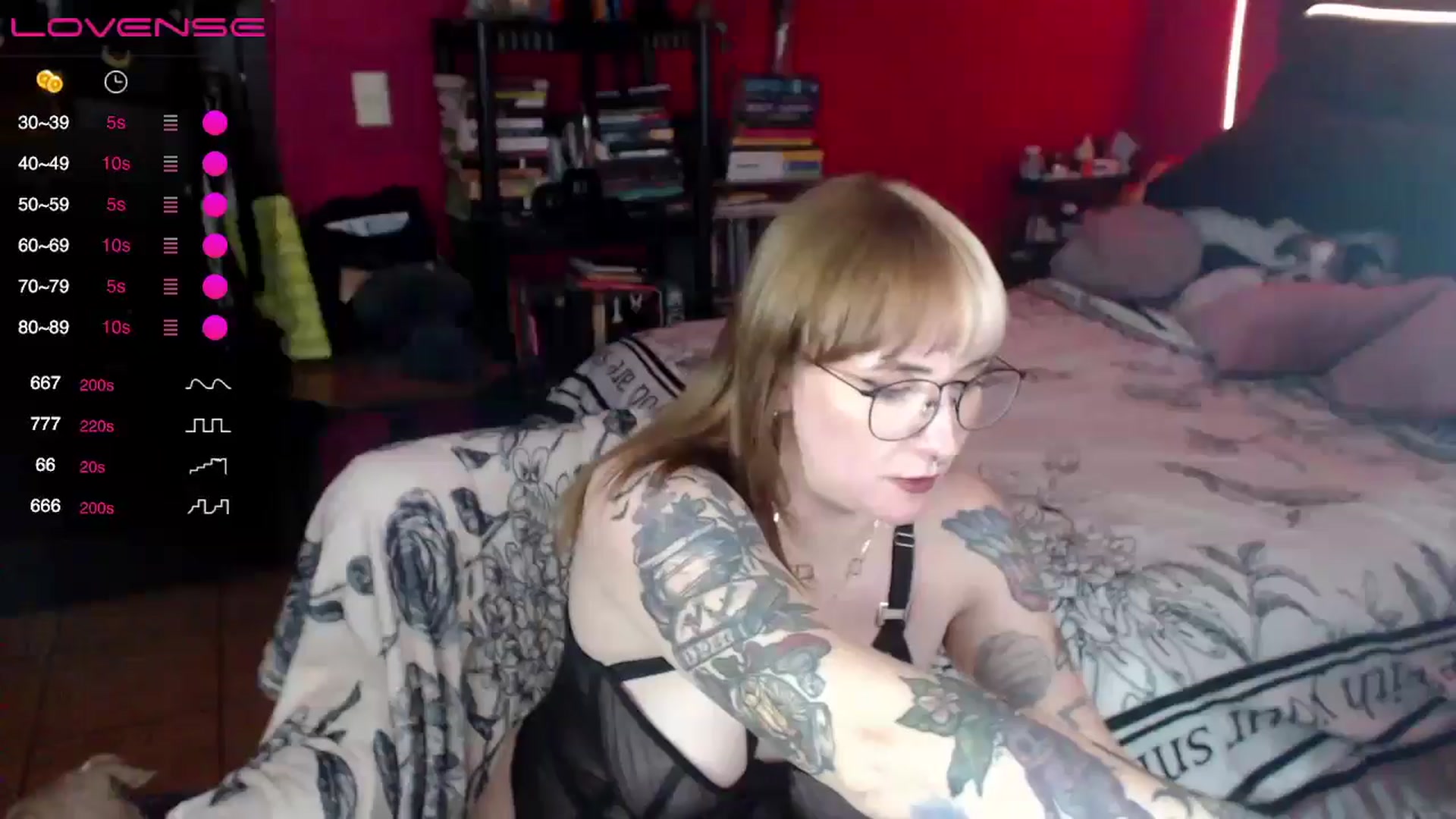 Gallery image thumbnail from AxeHallow's myfreecams stream on, 04/21/2024, 05:39 image 8 of 20