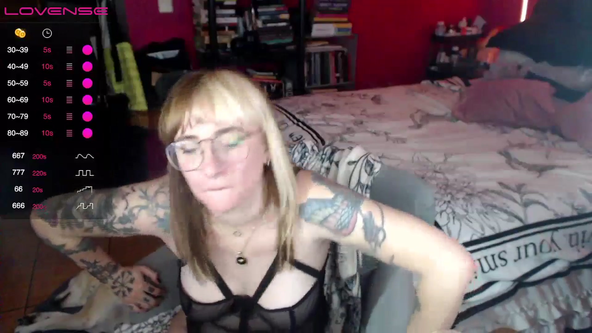 Gallery image thumbnail from AxeHallow's myfreecams stream on, 04/21/2024, 08:43 image 14 of 20