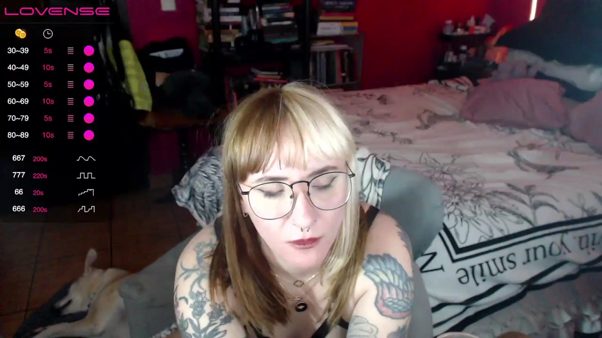 Gallery image thumbnail from AxeHallow's myfreecams stream on, 04/21/2024, 08:43 image 12 of 20