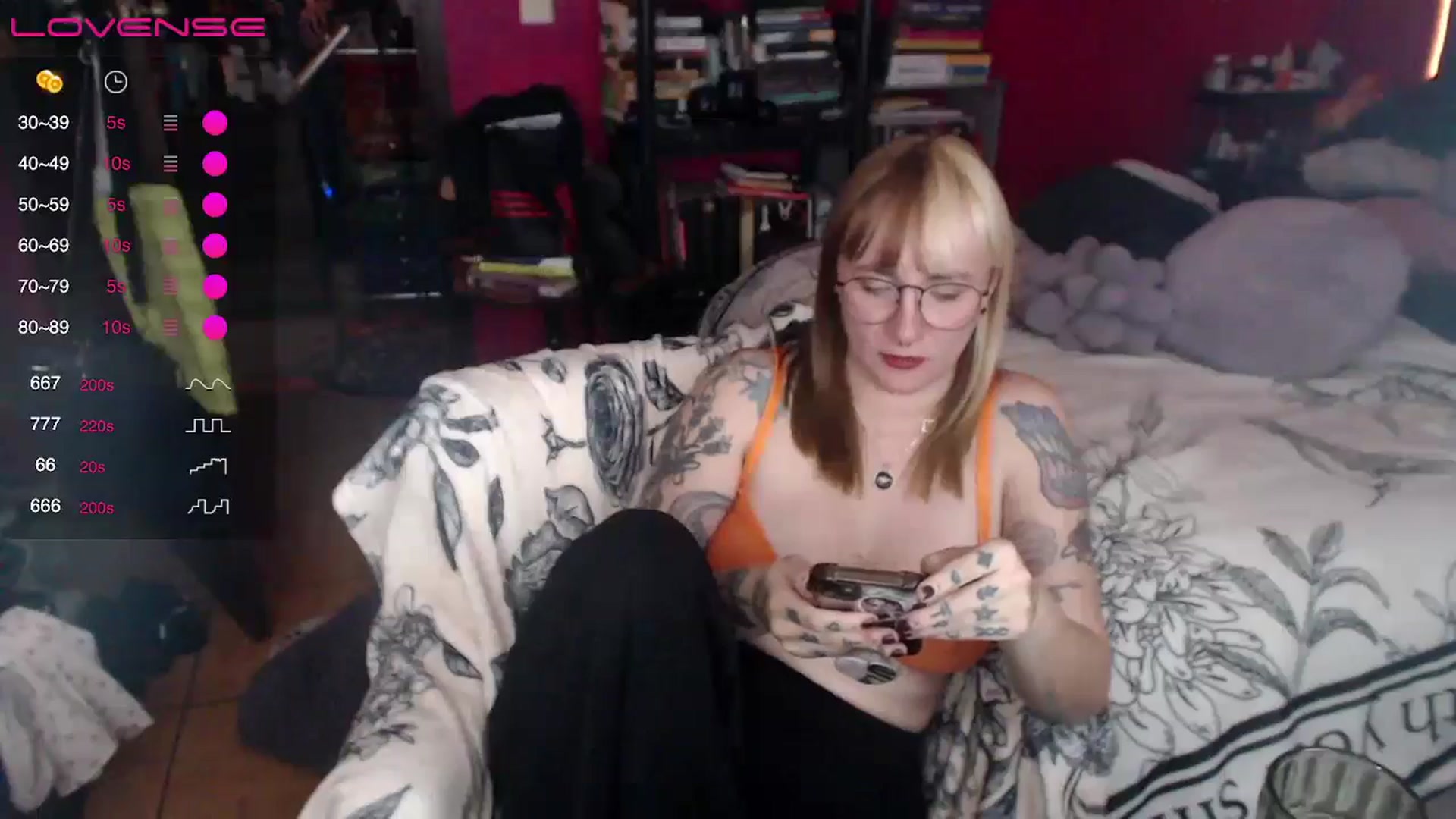 Gallery image thumbnail from AxeHallow's myfreecams stream on, 04/24/2024, 03:52 image 18 of 20