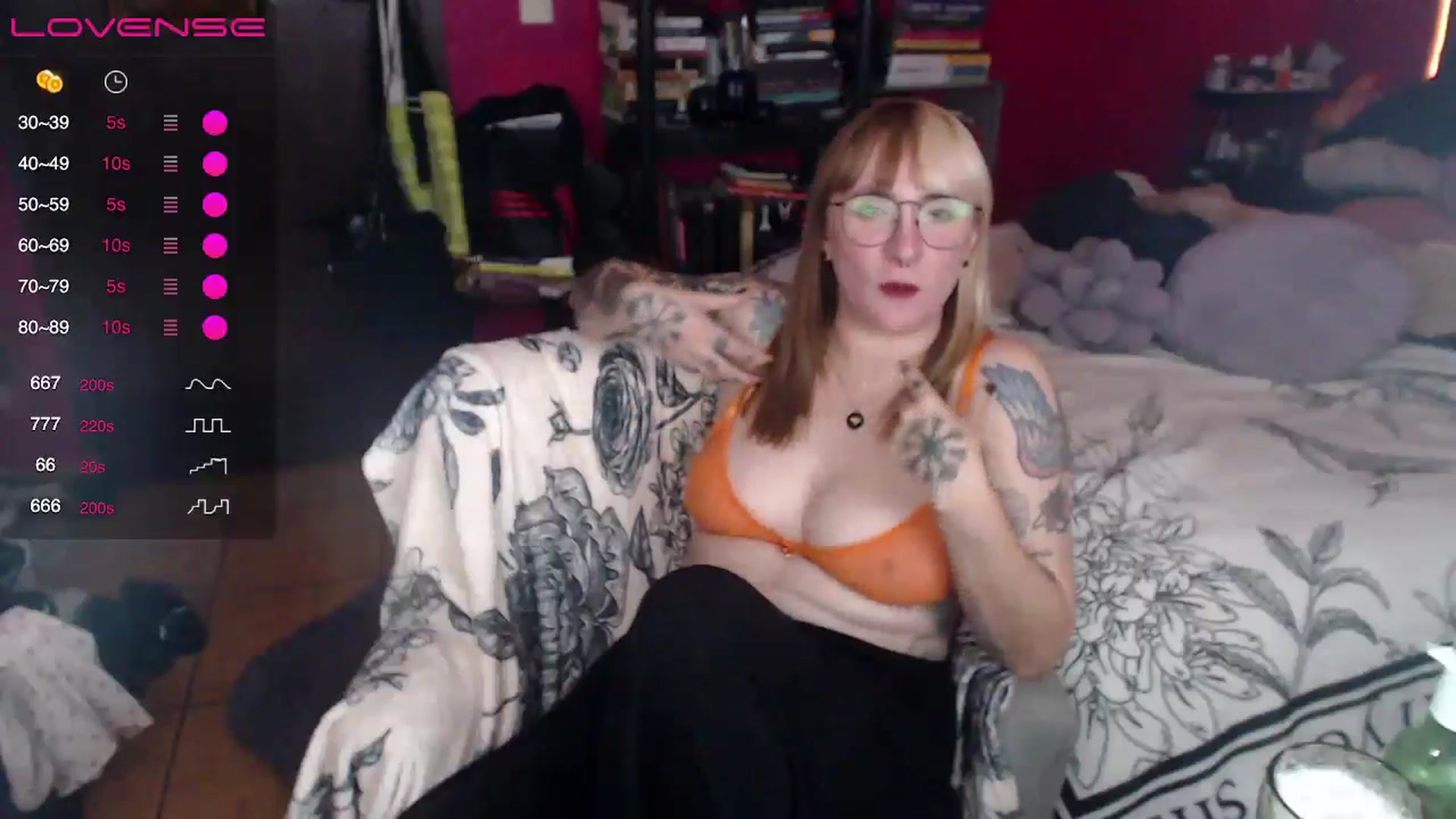 Gallery image thumbnail from AxeHallow's myfreecams stream on, 04/24/2024, 03:52 image 19 of 20