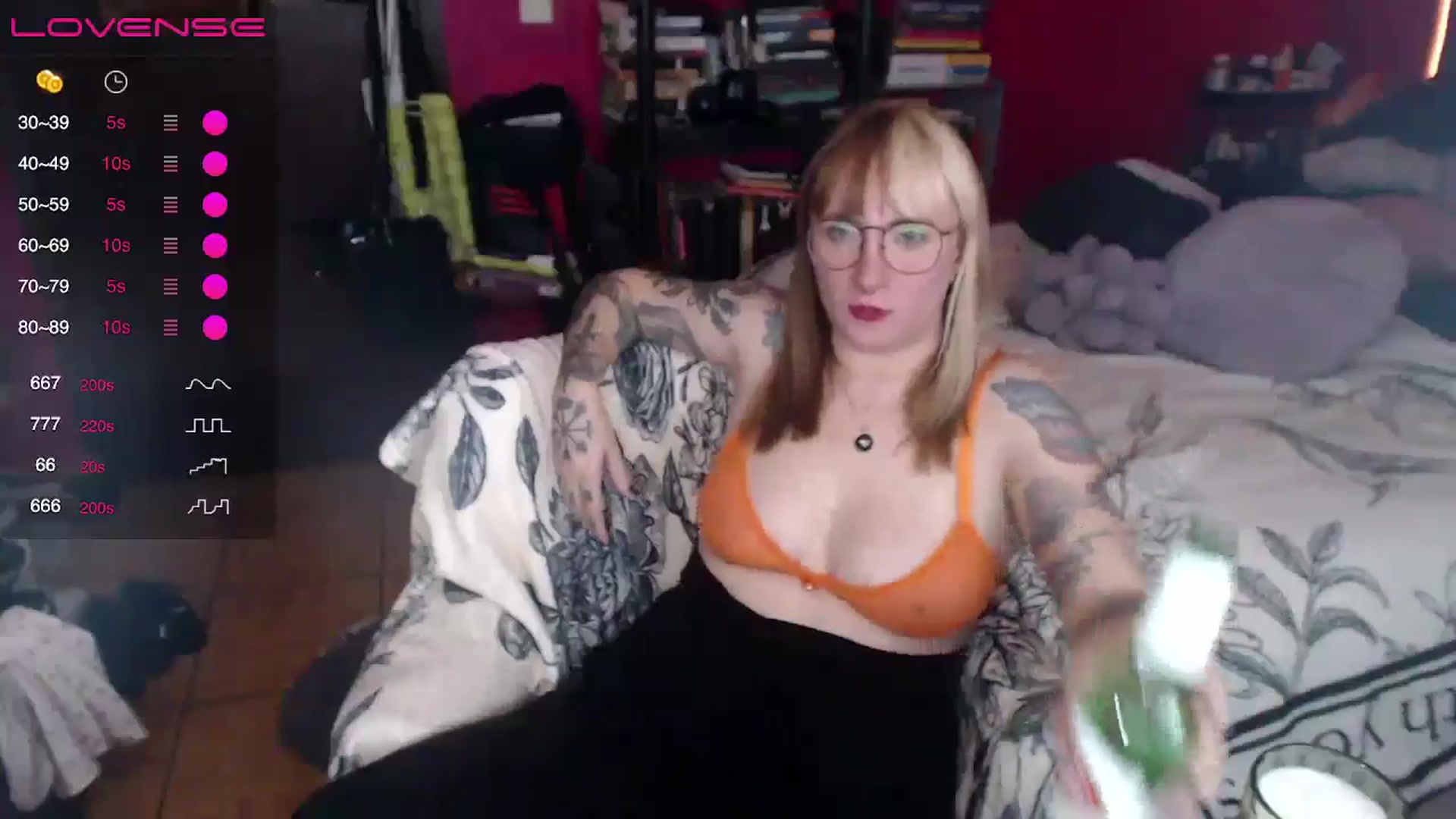 Gallery image thumbnail from AxeHallow's myfreecams stream on, 04/24/2024, 03:52 image 15 of 20