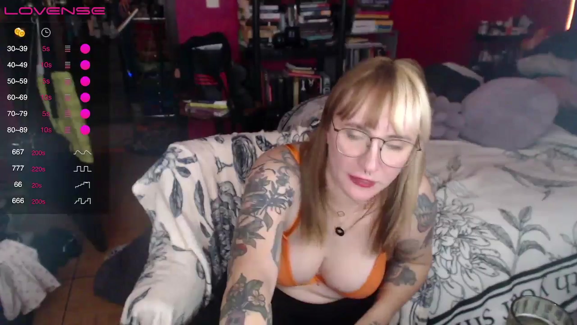 Gallery image thumbnail from AxeHallow's myfreecams stream on, 04/24/2024, 03:52 image 16 of 20