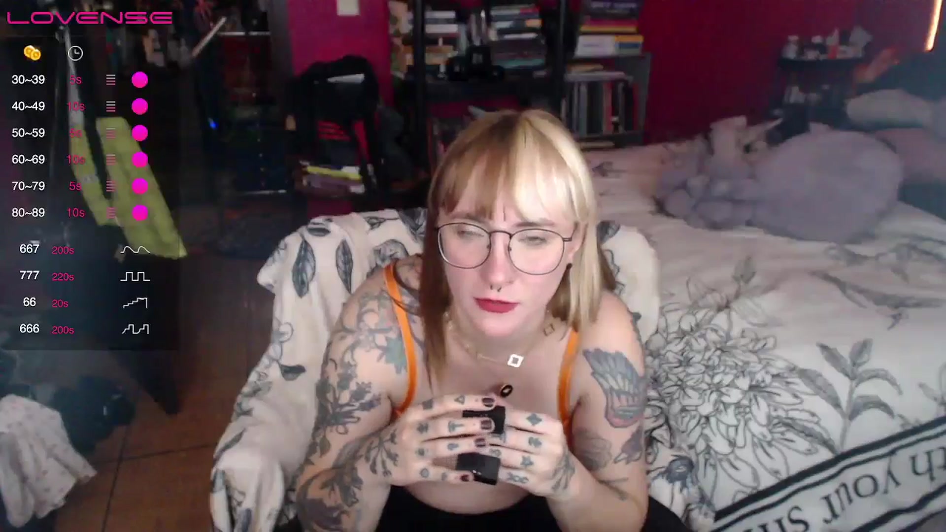 Gallery image thumbnail from AxeHallow's myfreecams stream on, 04/24/2024, 03:52 image 8 of 20