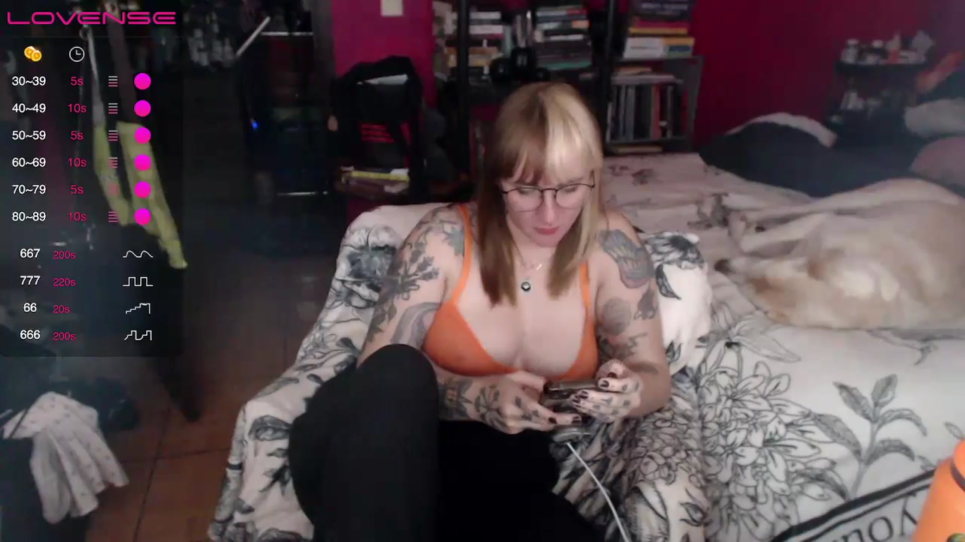 Gallery image thumbnail from AxeHallow's myfreecams stream on, 04/24/2024, 06:05 image 15 of 20
