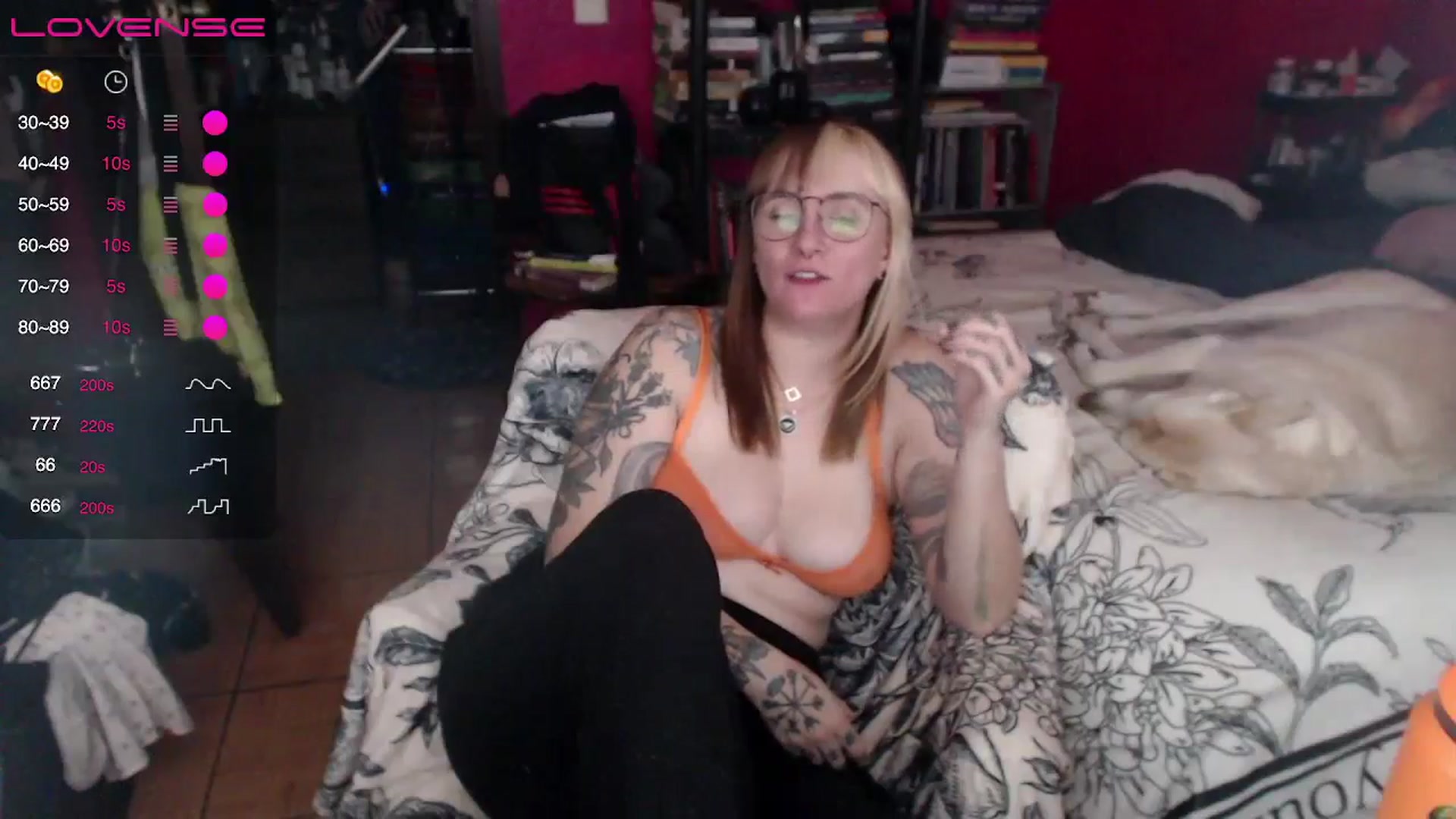 Gallery image thumbnail from AxeHallow's myfreecams stream on, 04/24/2024, 06:05 image 16 of 20