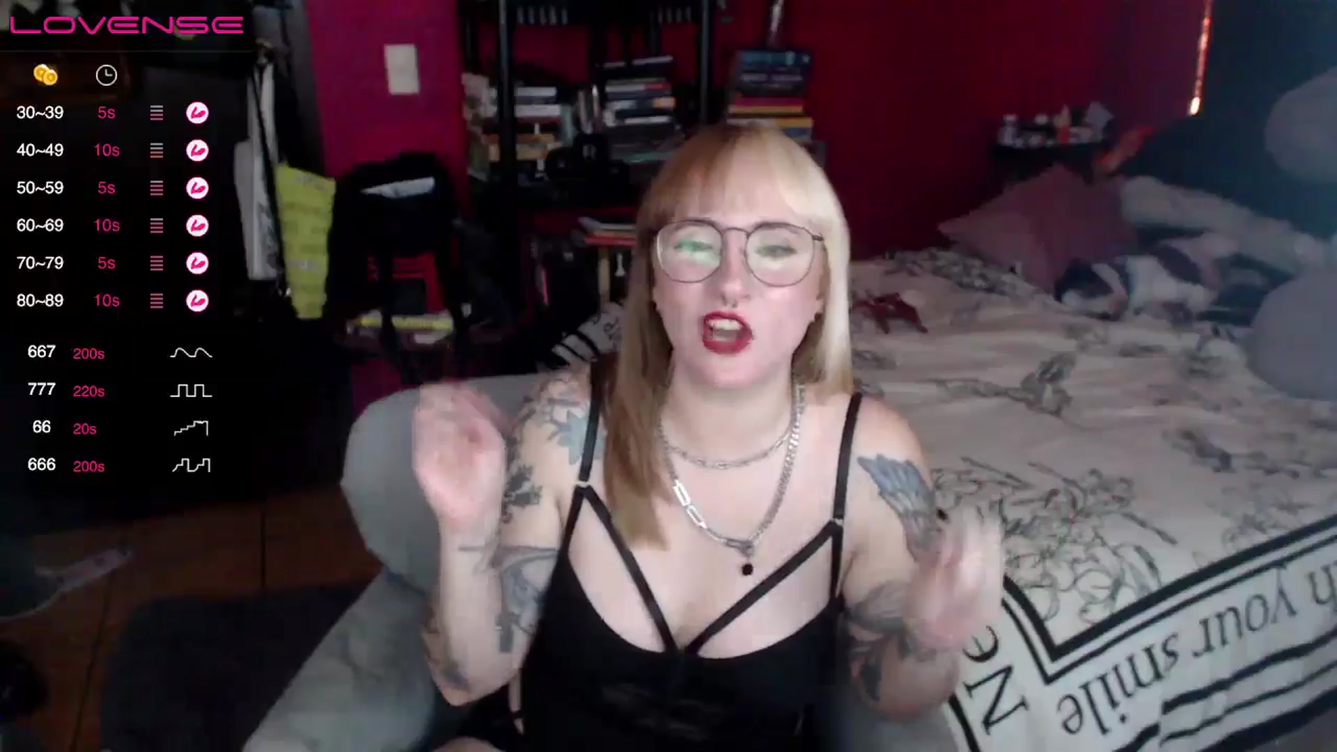 Gallery image thumbnail from AxeHallow's myfreecams stream on, 04/26/2024, 02:20 image 20 of 20