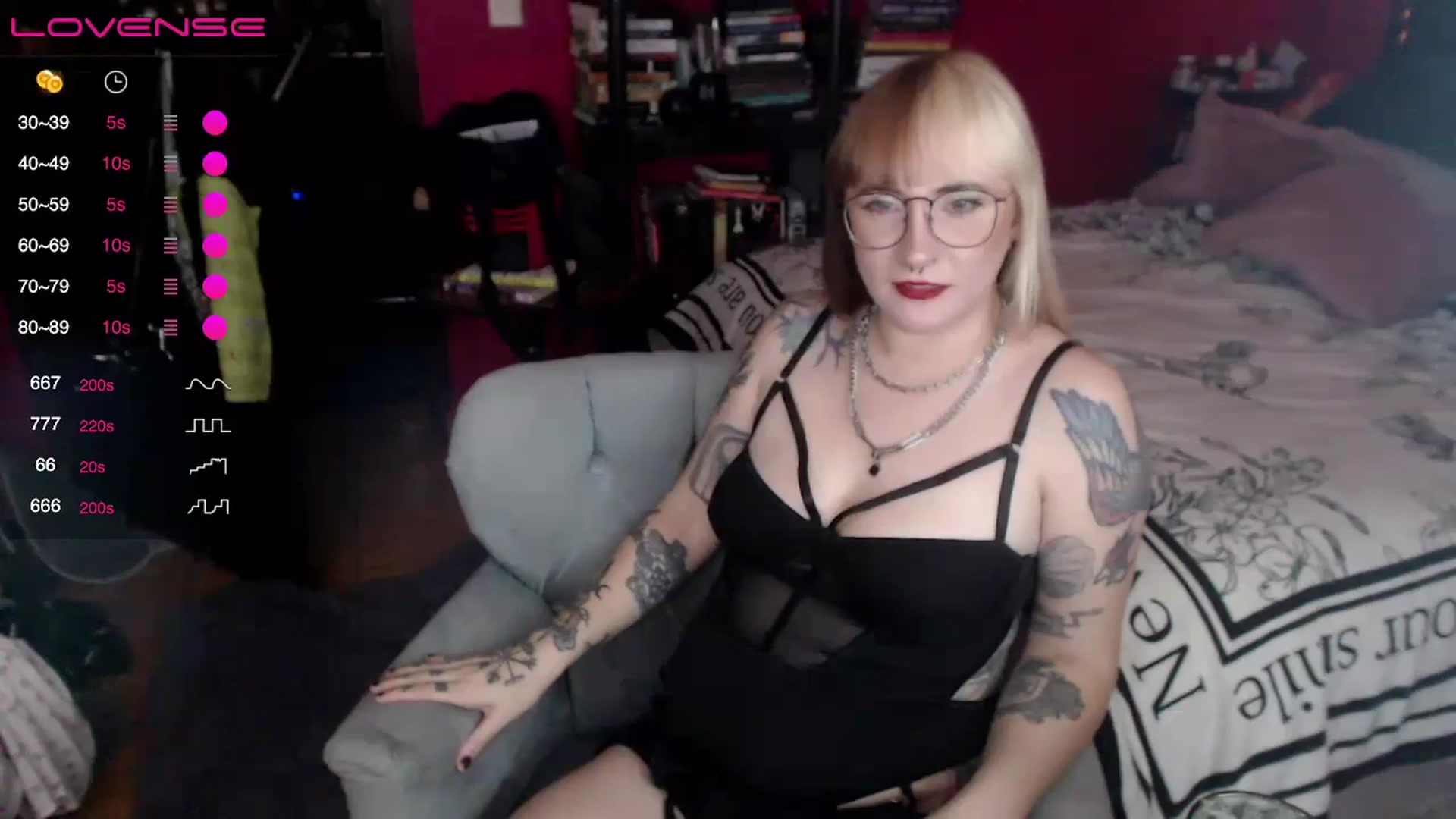Gallery image thumbnail from AxeHallow's myfreecams stream on, 04/26/2024, 02:20 image 4 of 20