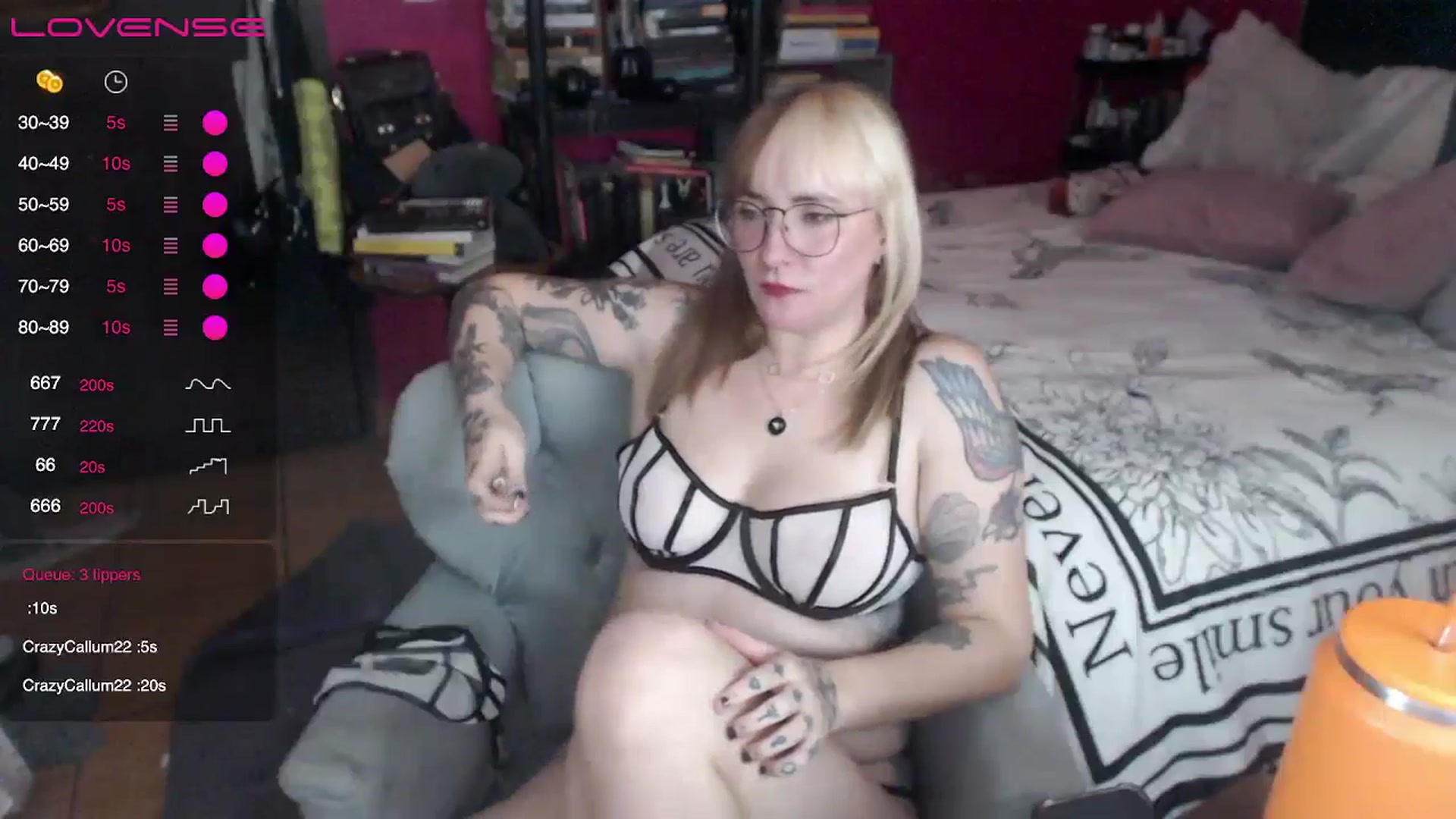 Gallery image thumbnail from AxeHallow's myfreecams stream on, 04/28/2024, 02:16 image 17 of 20