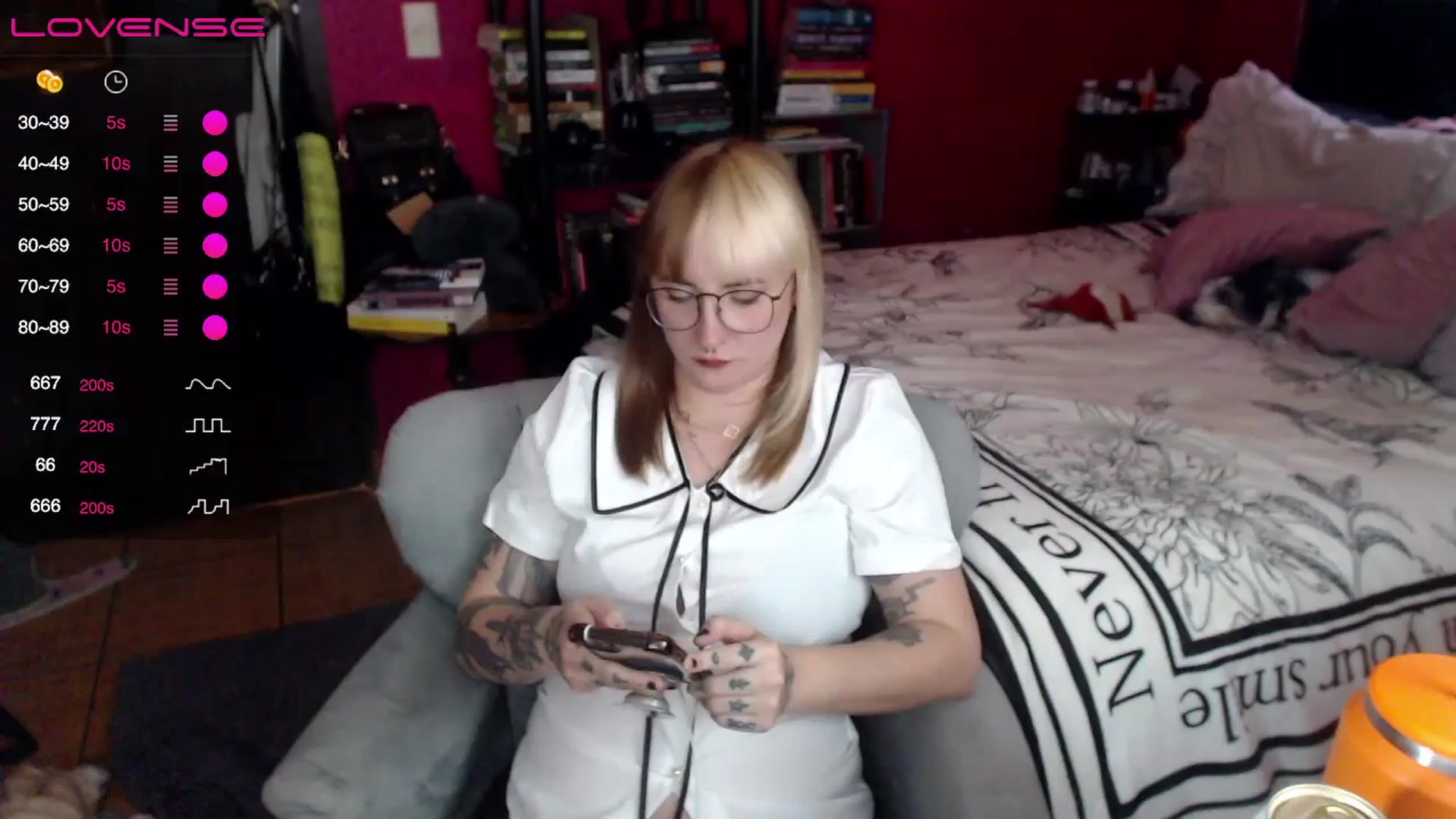 Gallery image thumbnail from AxeHallow's myfreecams stream on, 04/28/2024, 02:16 image 1 of 20